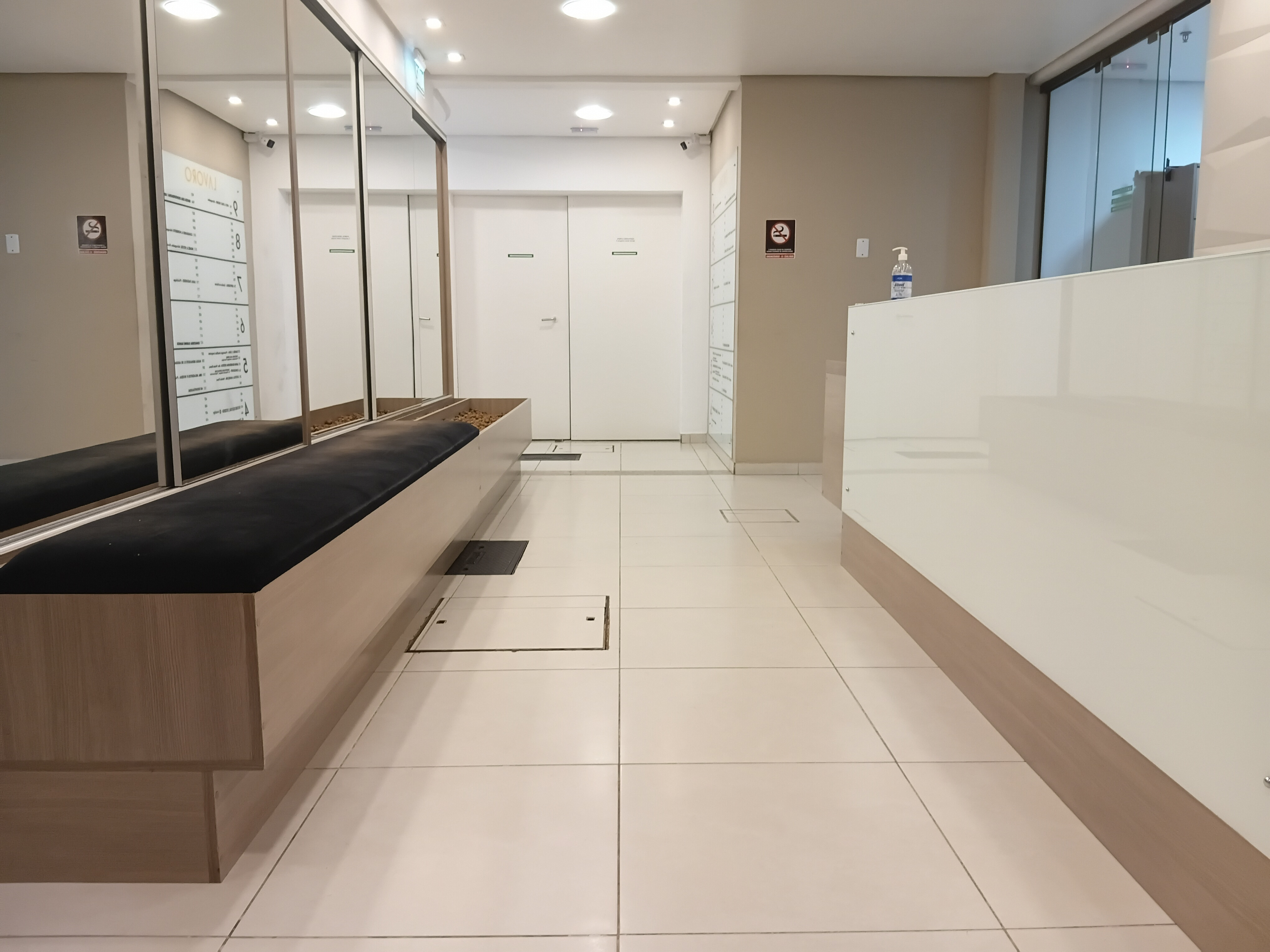 Sala para alugar com 29m², 1 vaga no bairro Menino Deus em Porto Alegre - Foto 2