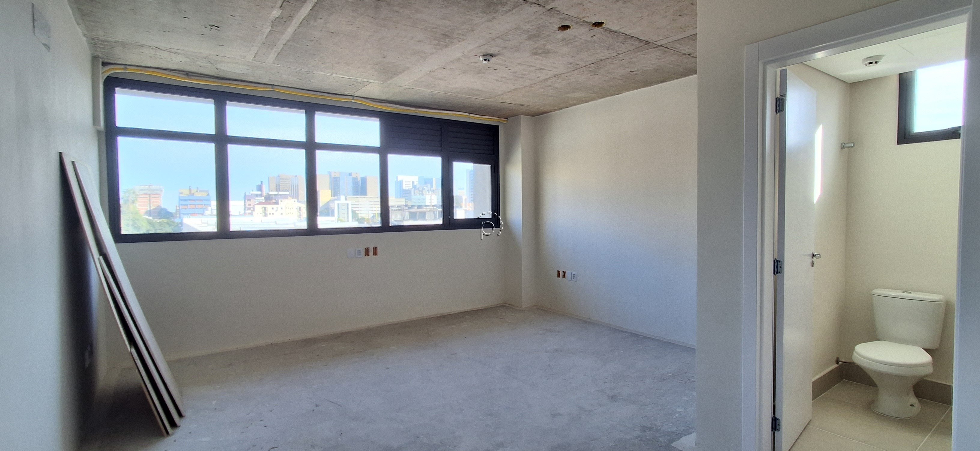 Sala para alugar com 28m² no bairro Menino Deus em Porto Alegre - Foto 2
