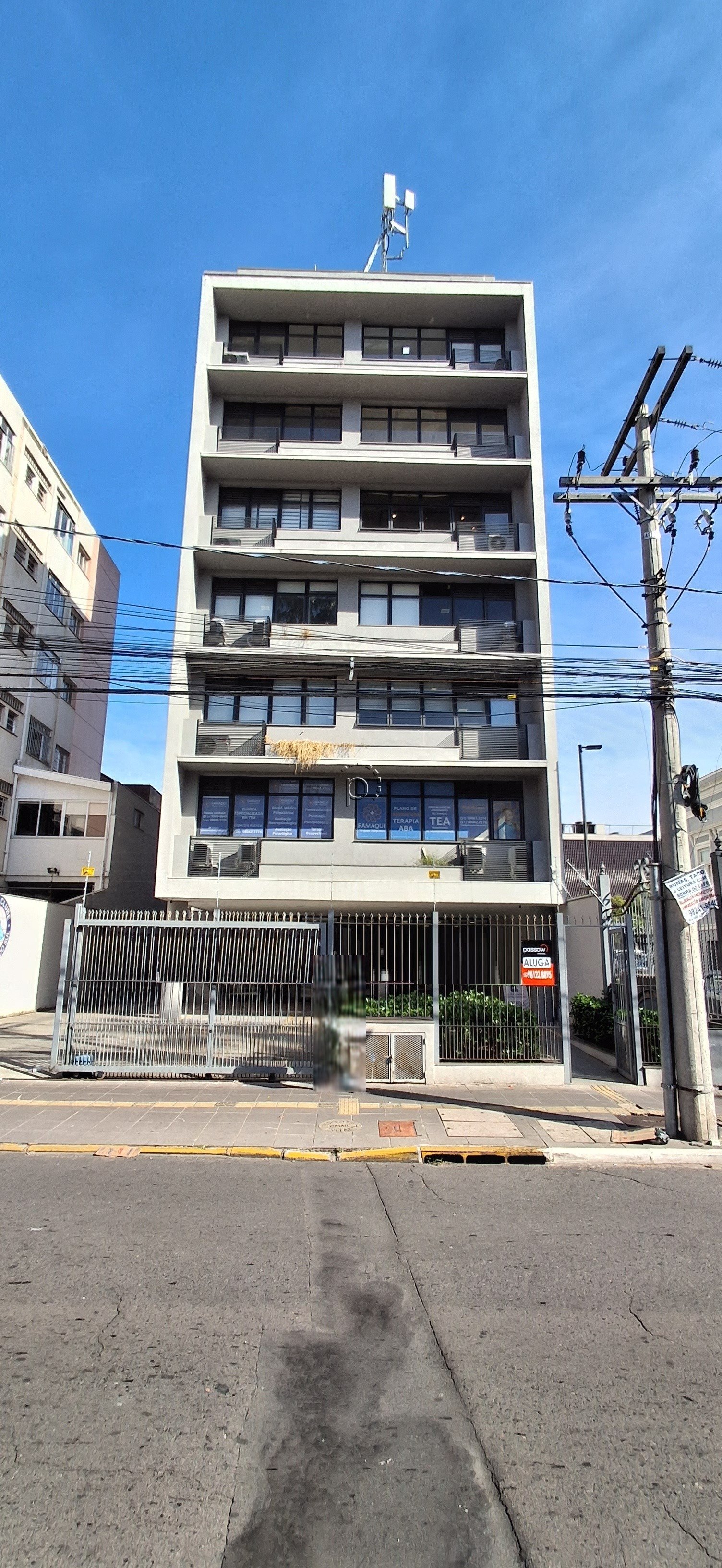 Sala para alugar com 20m² no bairro Menino Deus em Porto Alegre