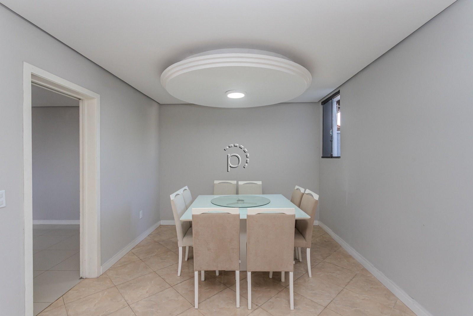 Casa para alugar com 590m², 4 quartos, 2 suítes, 6 vagas no bairro Guarujá em Porto Alegre - Foto 8