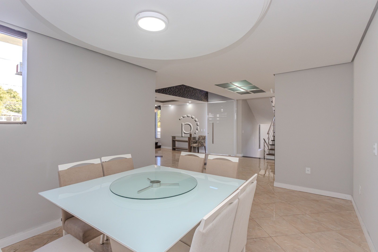 Casa para alugar com 590m², 4 quartos, 2 suítes, 6 vagas no bairro Guarujá em Porto Alegre - Foto 9