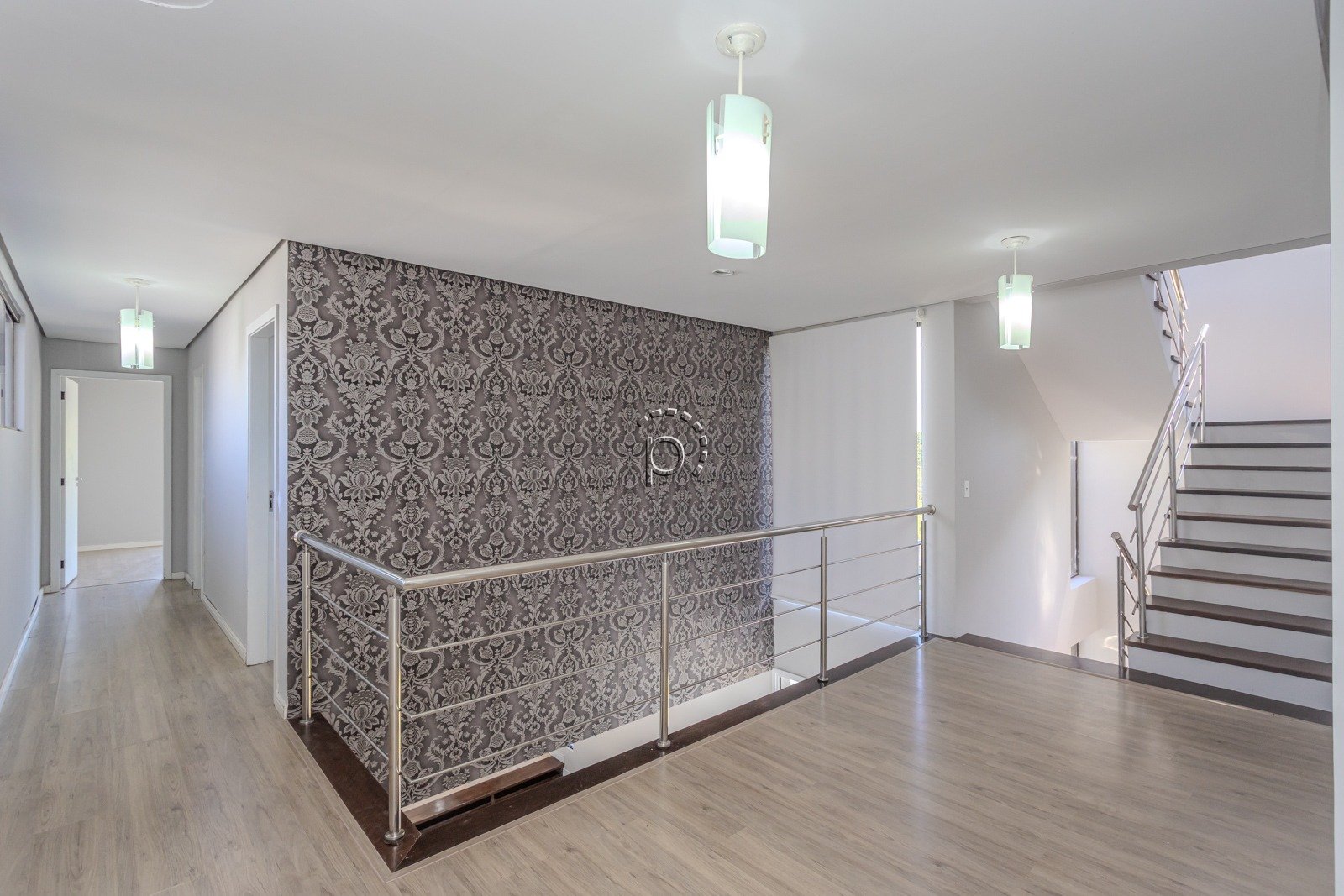 Casa para alugar com 590m², 4 quartos, 2 suítes, 6 vagas no bairro Guarujá em Porto Alegre - Foto 27