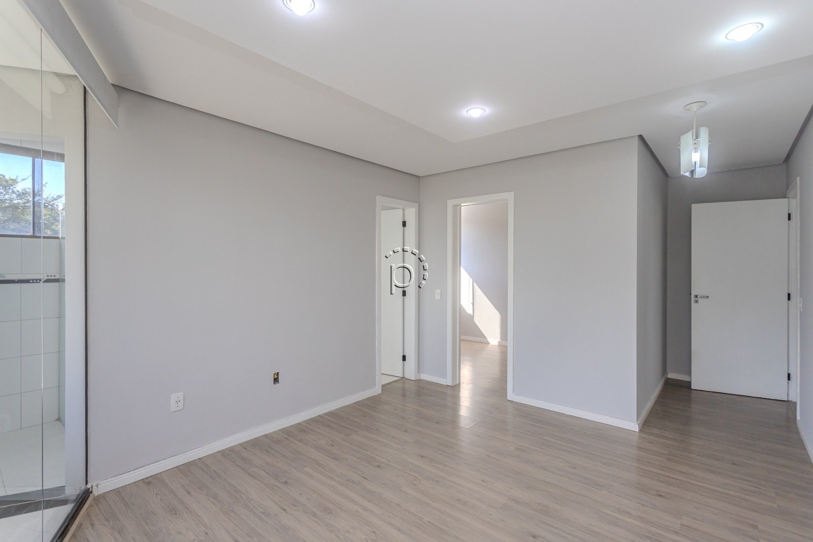 Casa para alugar com 590m², 4 quartos, 2 suítes, 6 vagas no bairro Guarujá em Porto Alegre - Foto 30