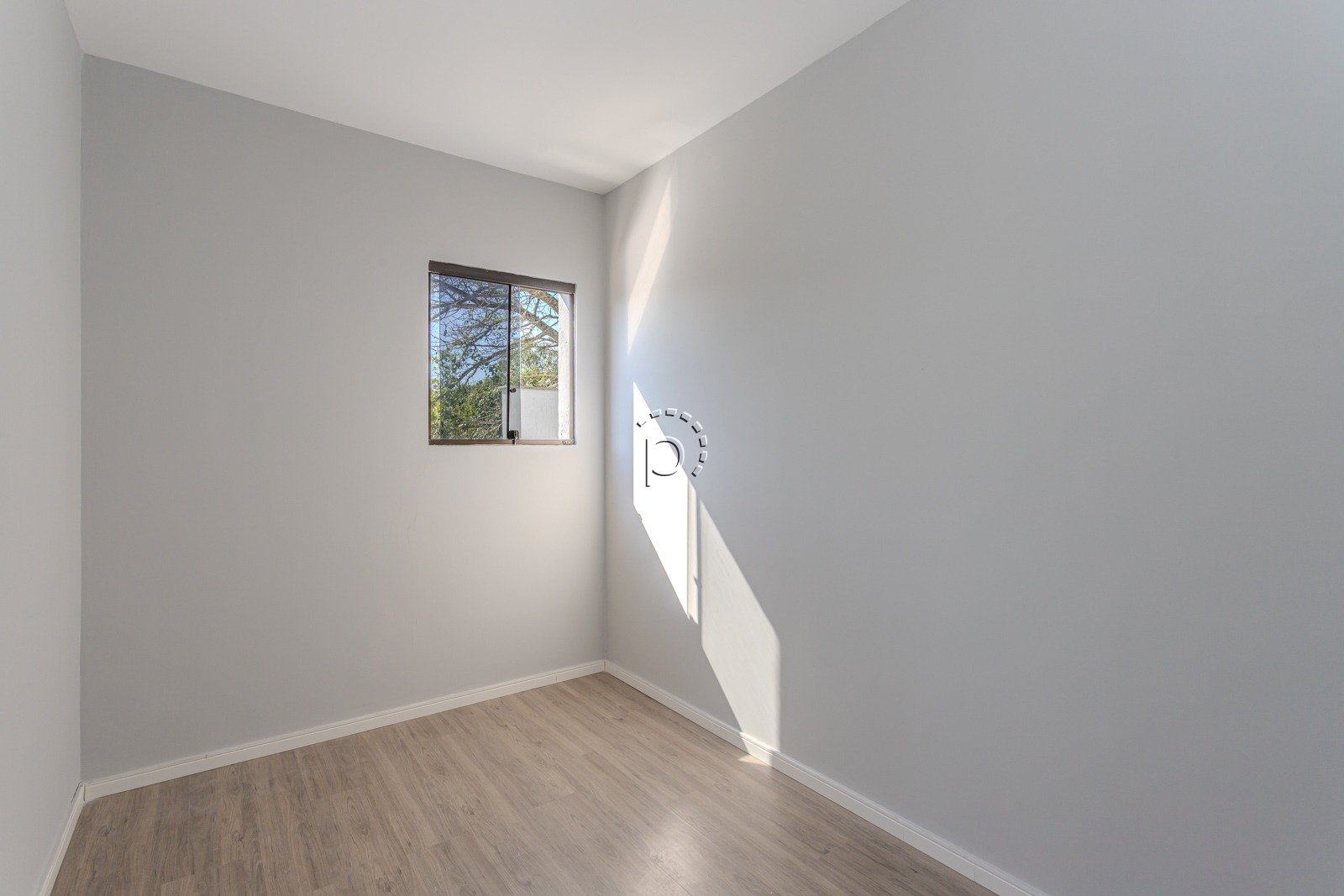 Casa para alugar com 590m², 4 quartos, 2 suítes, 6 vagas no bairro Guarujá em Porto Alegre - Foto 35