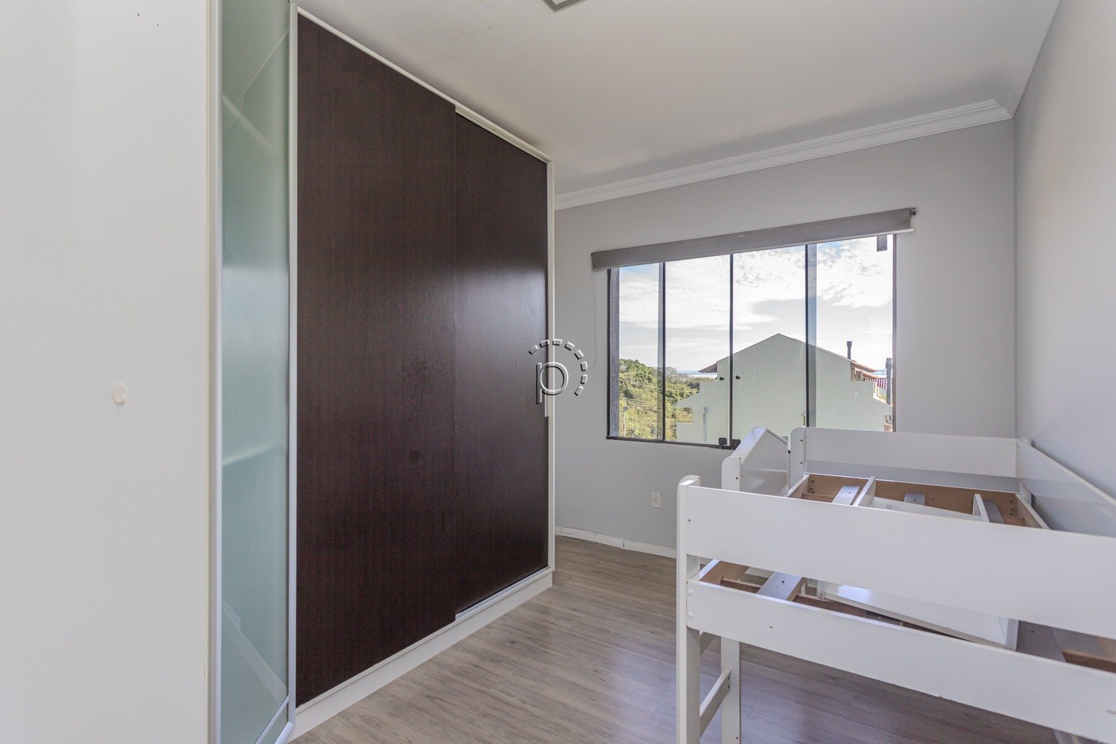 Casa para alugar com 590m², 4 quartos, 2 suítes, 6 vagas no bairro Guarujá em Porto Alegre - Foto 44