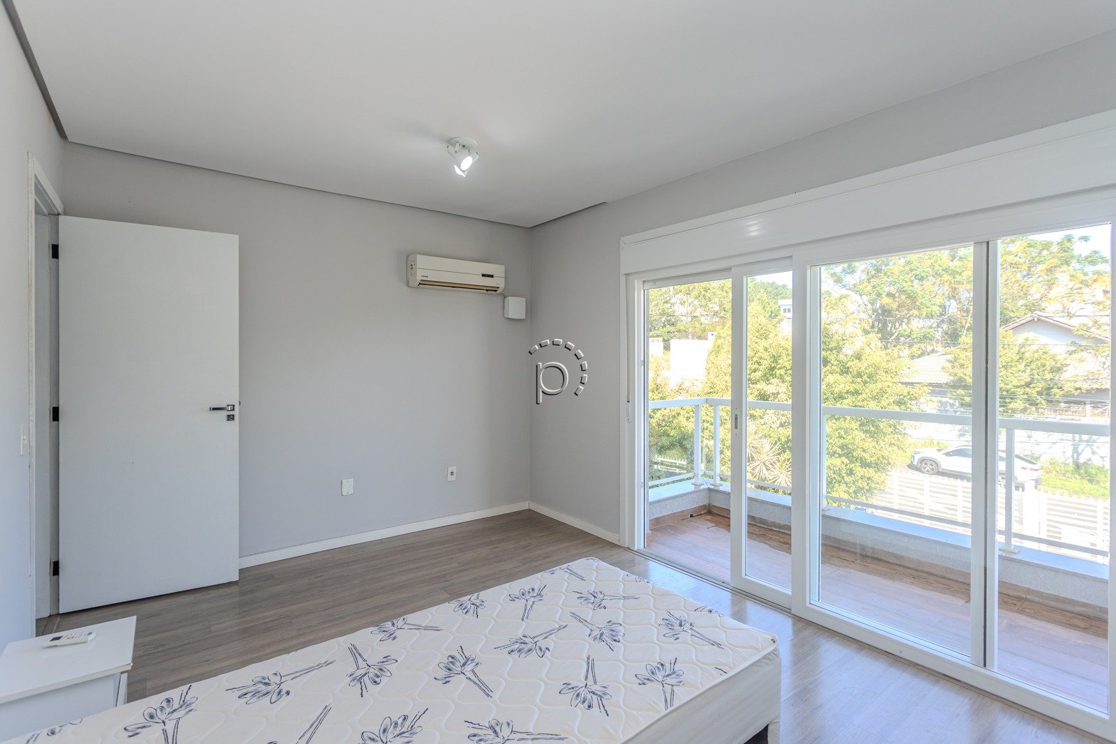 Casa para alugar com 590m², 4 quartos, 2 suítes, 6 vagas no bairro Guarujá em Porto Alegre - Foto 51