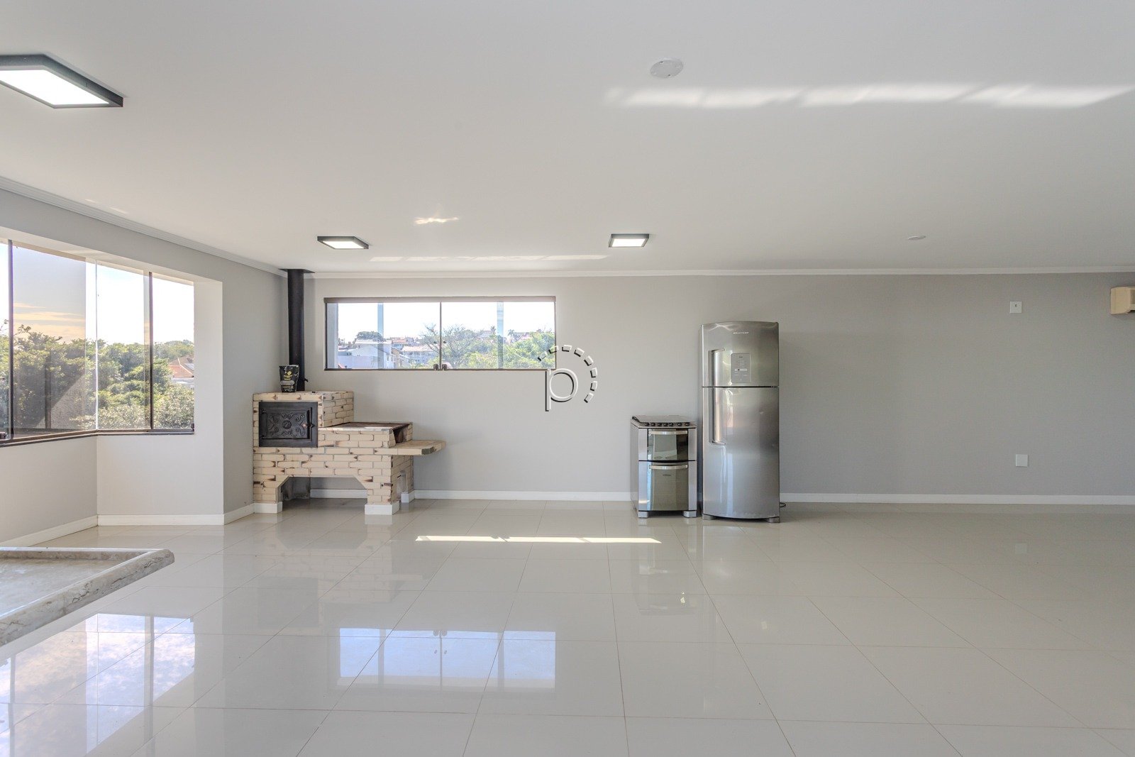 Casa para alugar com 590m², 4 quartos, 2 suítes, 6 vagas no bairro Guarujá em Porto Alegre - Foto 55