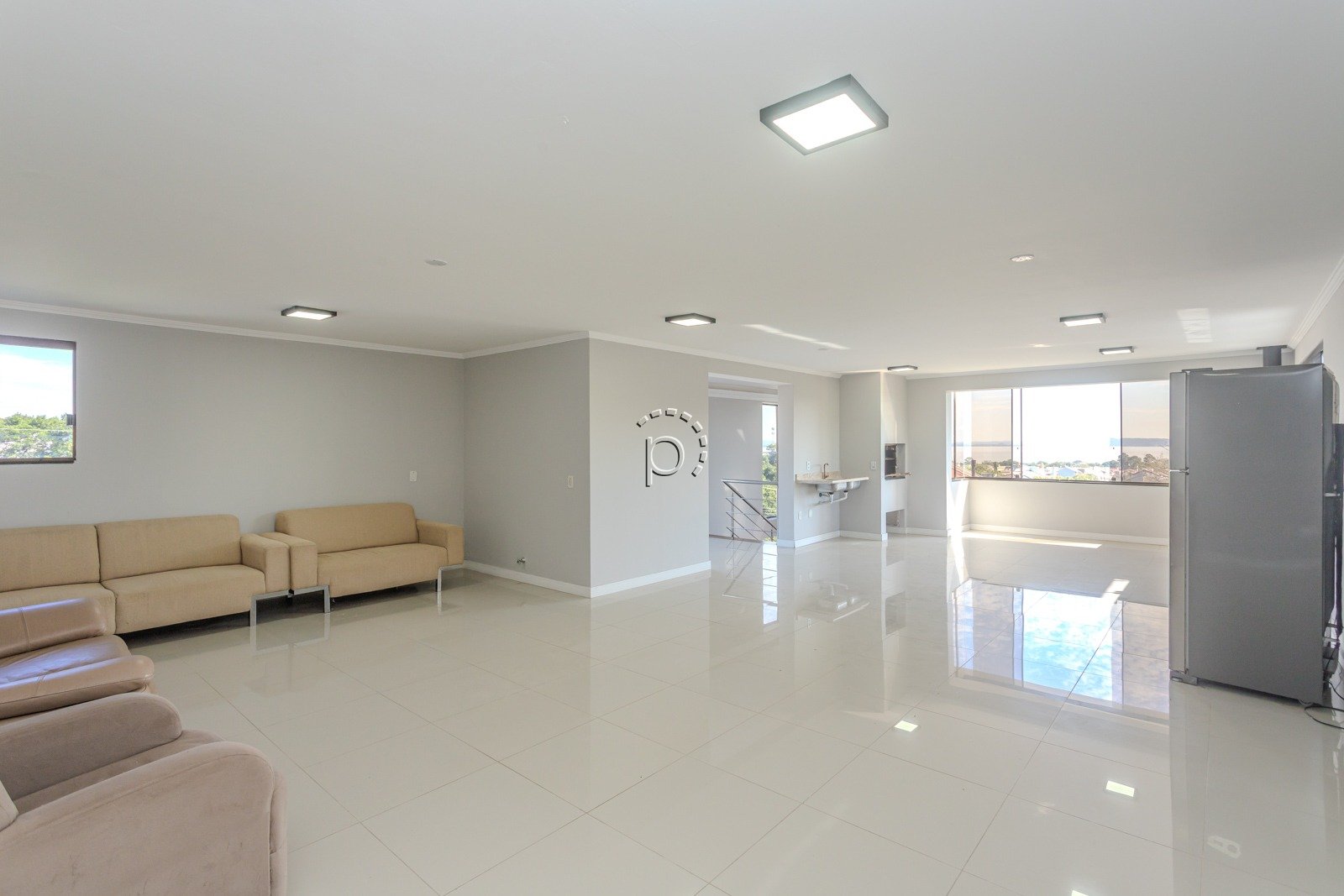 Casa para alugar com 590m², 4 quartos, 2 suítes, 6 vagas no bairro Guarujá em Porto Alegre - Foto 59