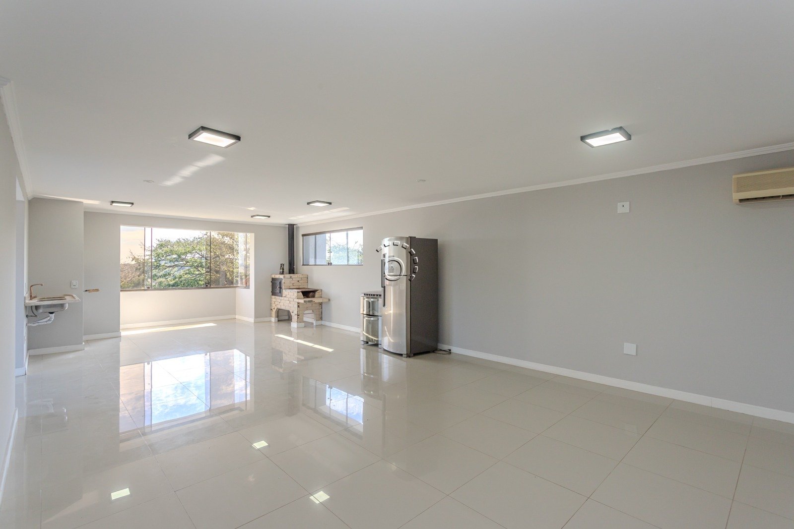 Casa para alugar com 590m², 4 quartos, 2 suítes, 6 vagas no bairro Guarujá em Porto Alegre - Foto 61