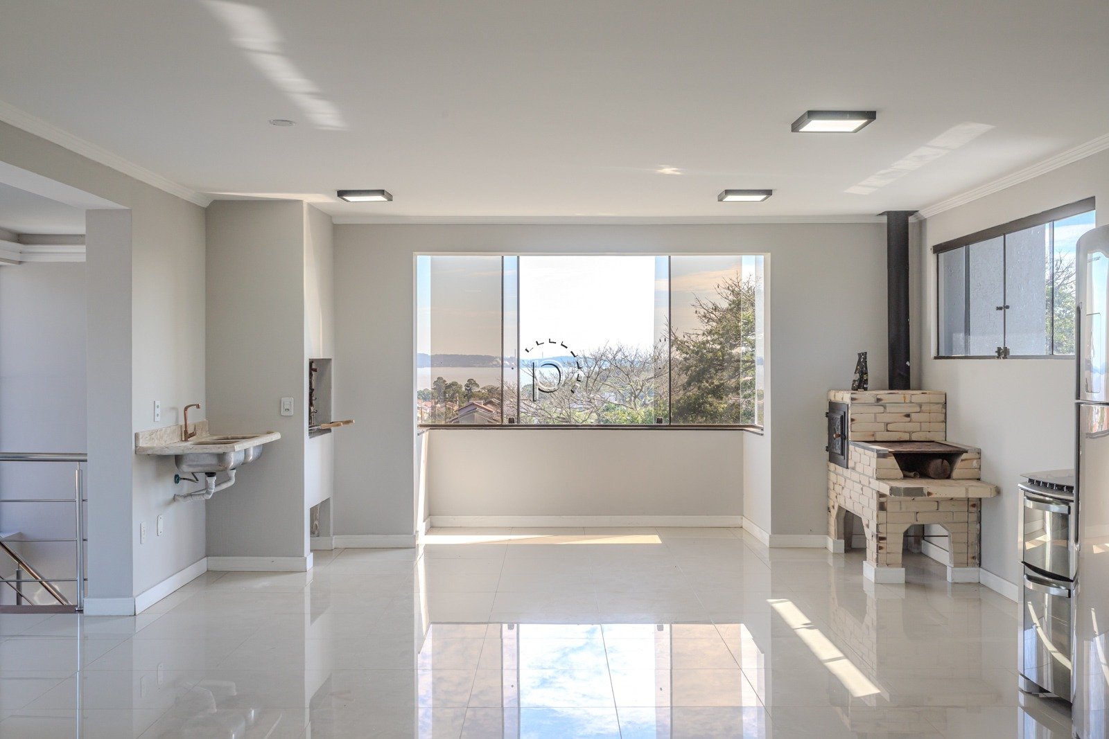 Casa para alugar com 590m², 4 quartos, 2 suítes, 6 vagas no bairro Guarujá em Porto Alegre - Foto 62