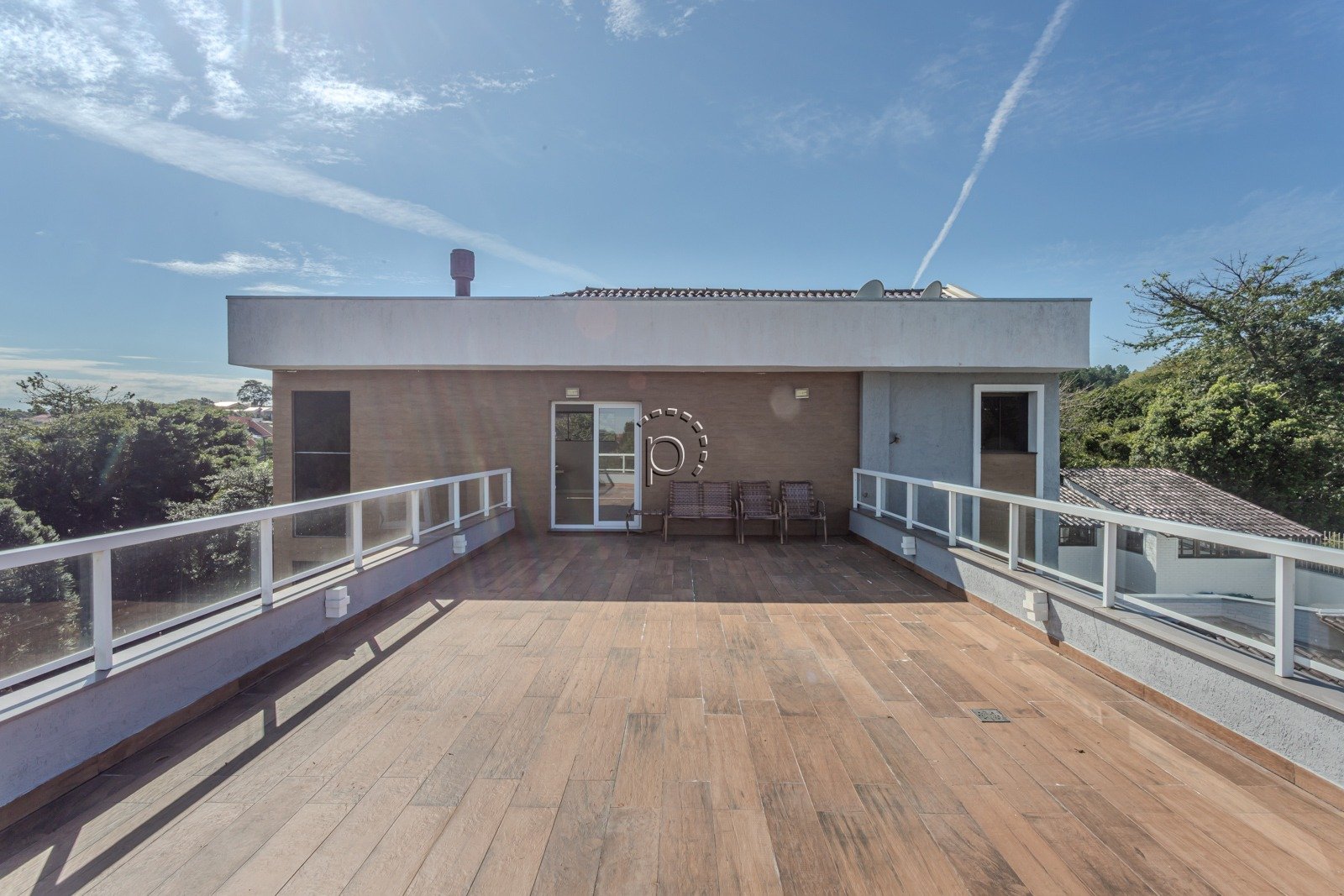 Casa para alugar com 590m², 4 quartos, 2 suítes, 6 vagas no bairro Guarujá em Porto Alegre - Foto 65