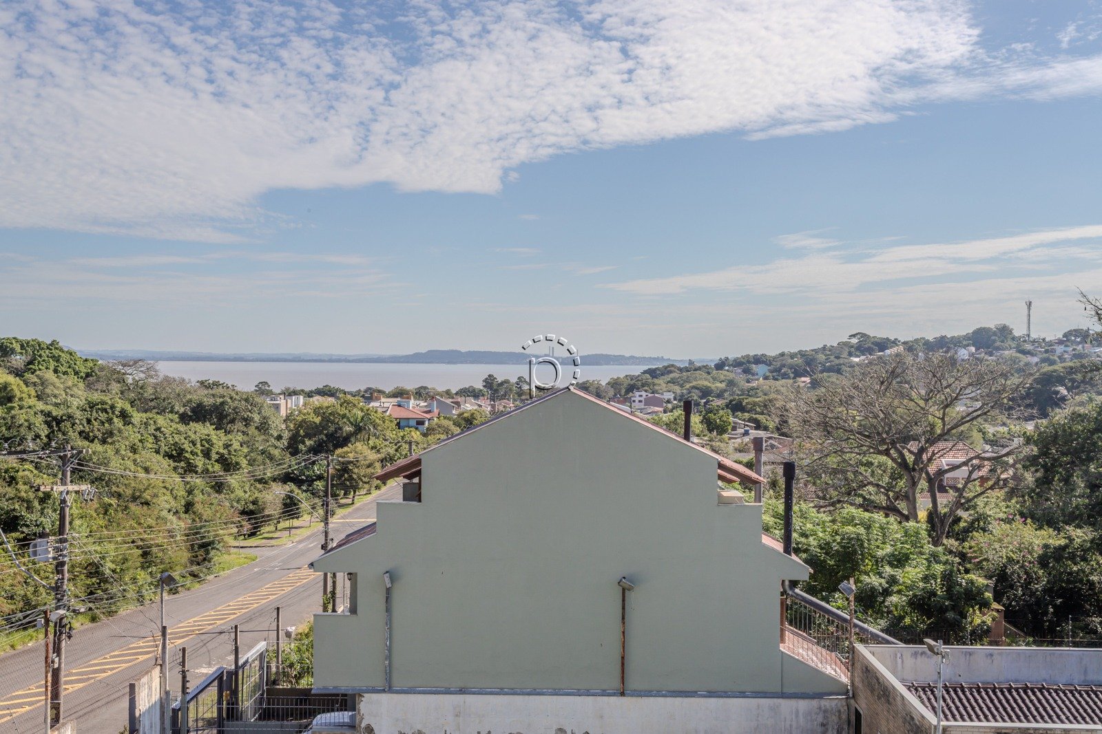 Casa para alugar com 590m², 4 quartos, 2 suítes, 6 vagas no bairro Guarujá em Porto Alegre - Foto 69