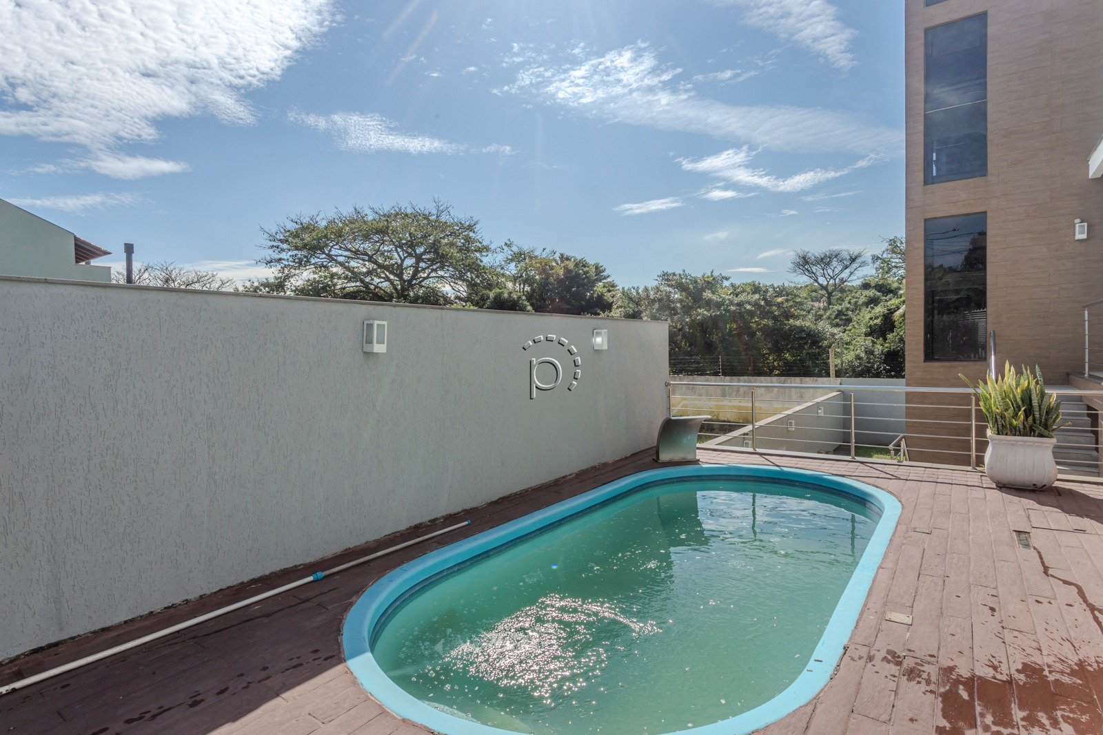 Casa para alugar com 590m², 4 quartos, 2 suítes, 6 vagas no bairro Guarujá em Porto Alegre - Foto 80