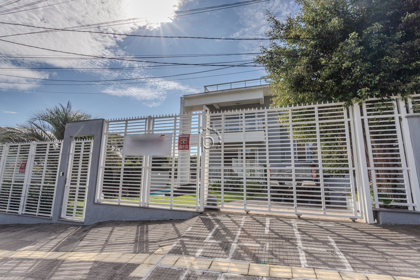 Casa para alugar com 590m², 4 quartos, 2 suítes, 6 vagas no bairro Guarujá em Porto Alegre - Foto 85