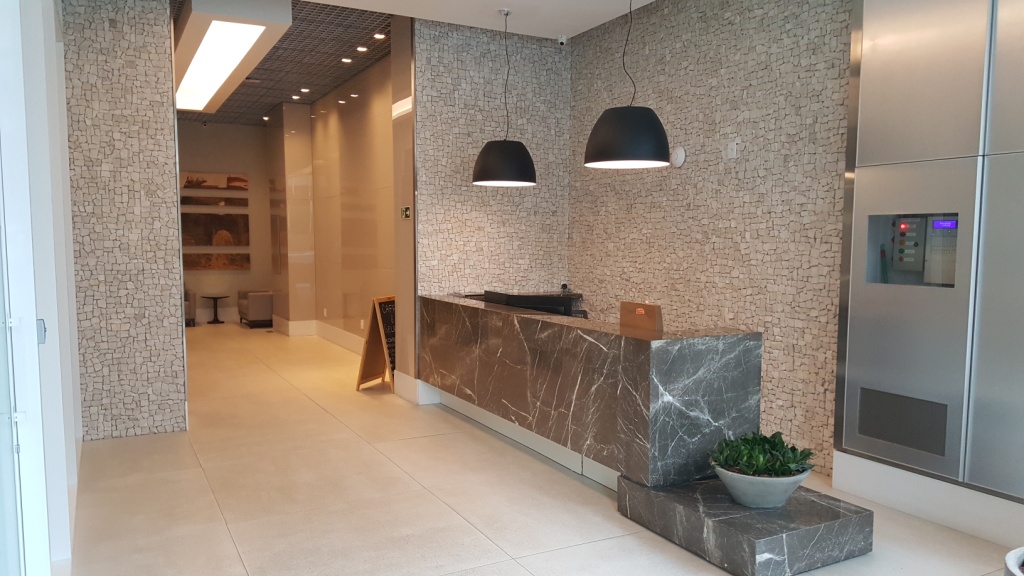 Apartamento para alugar com 33m², 1 quarto, 1 vaga no bairro Moinhos de Vento em Porto Alegre - Foto 2