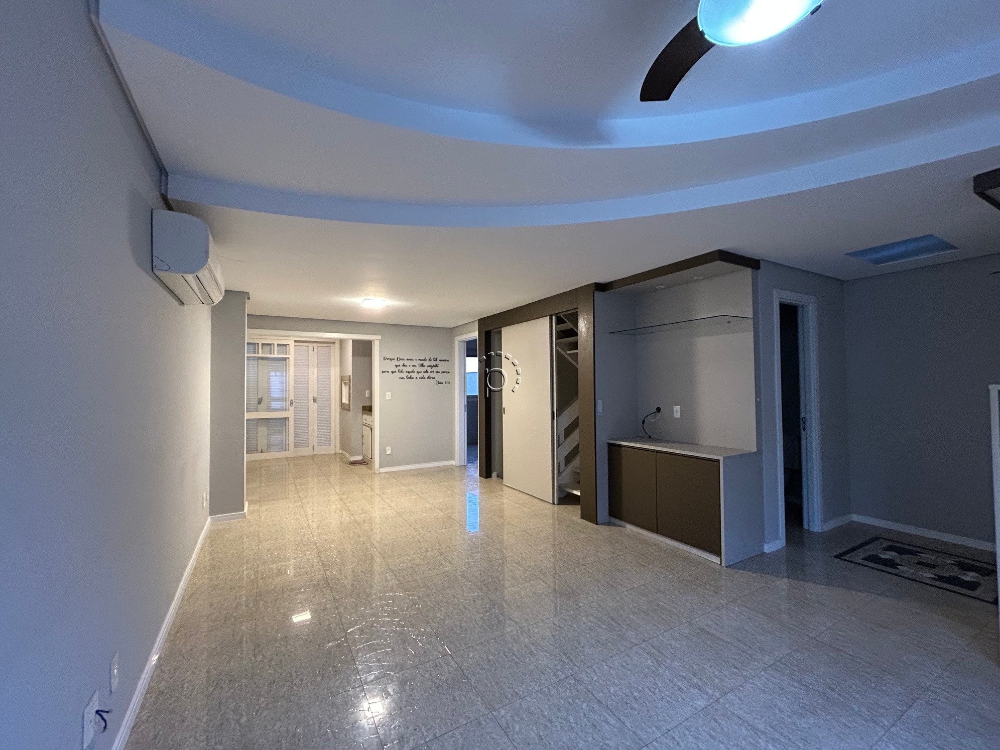Casa em Condomínio à venda com 204m², 3 quartos, 1 suíte, 2 vagas no bairro Jardim Isabel em Porto Alegre