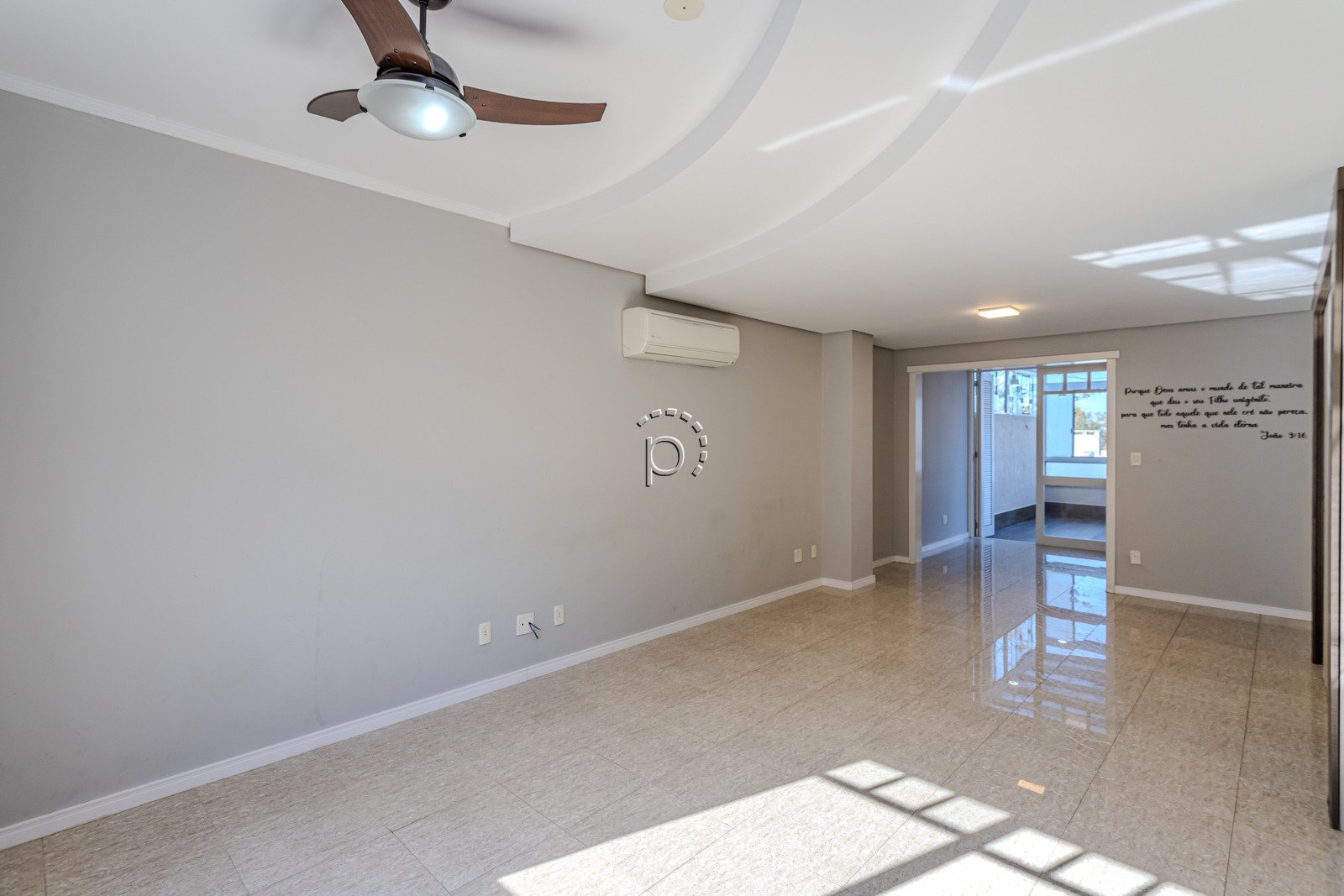 Casa em Condomínio à venda com 204m², 3 quartos, 1 suíte, 2 vagas no bairro Jardim Isabel em Porto Alegre - Foto 3