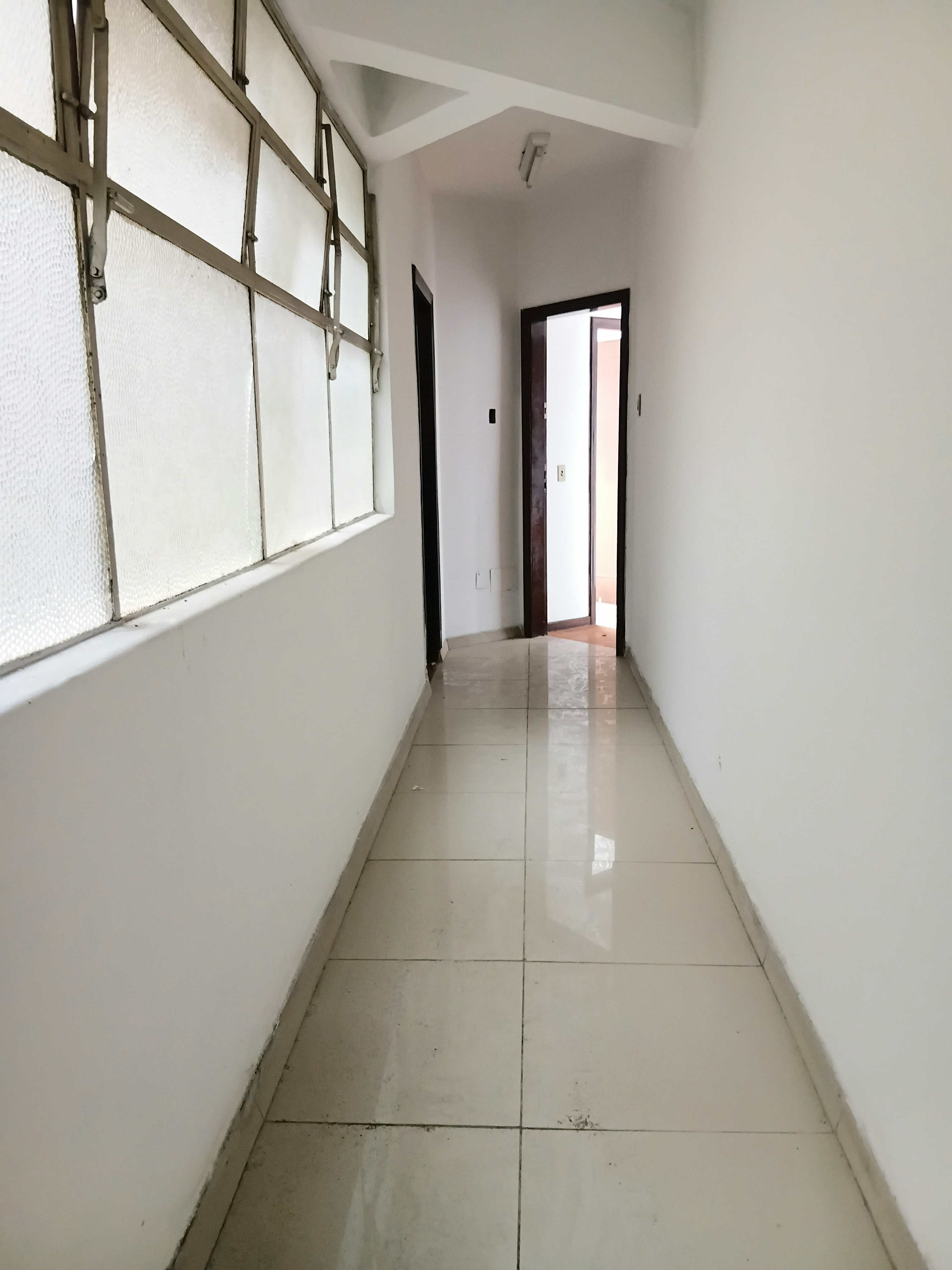 Sala à venda com 122m² no bairro Floresta em Porto Alegre - Foto 4