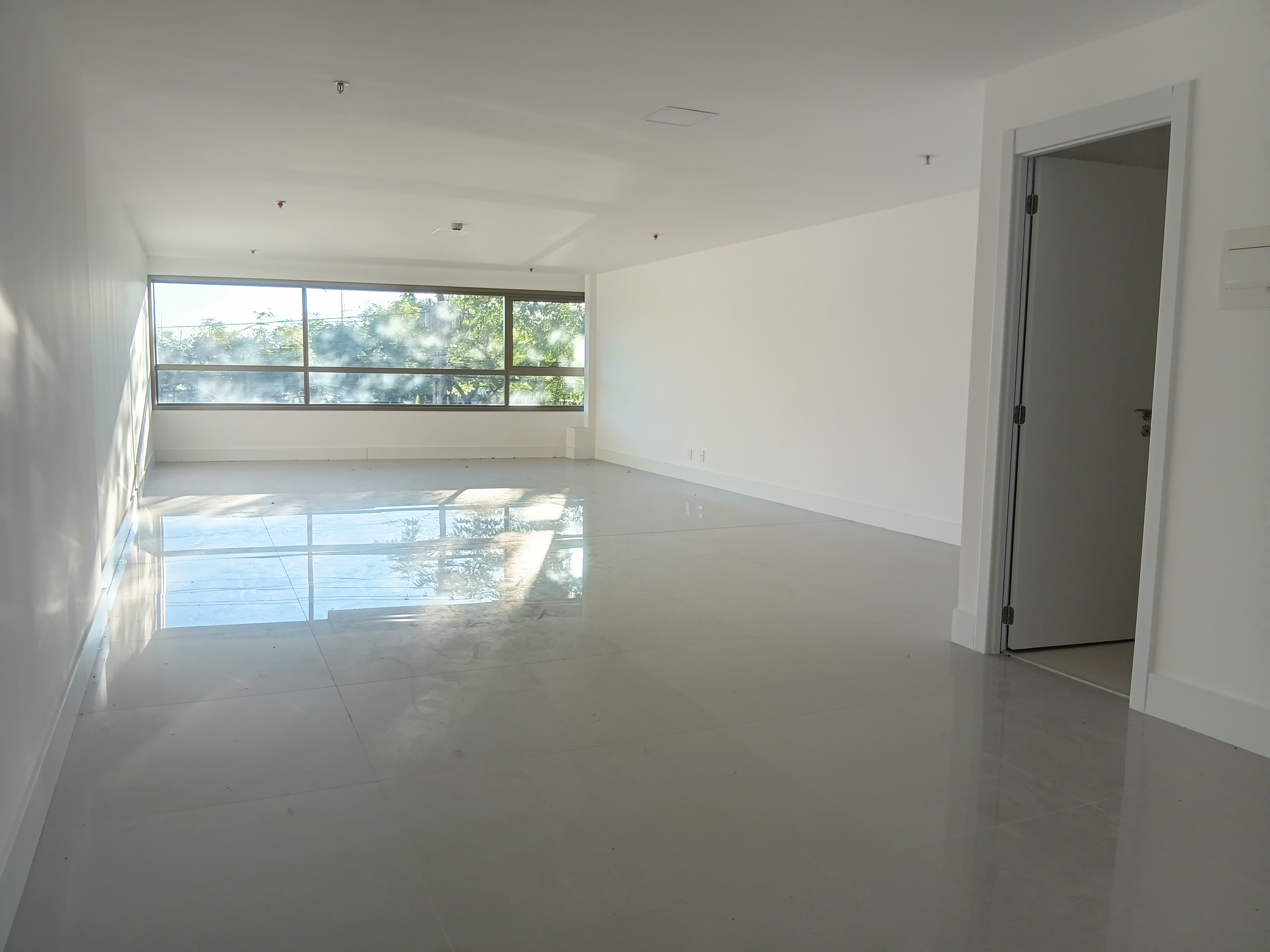 Sala para alugar com 75m² no bairro Menino Deus em Porto Alegre - Foto 6
