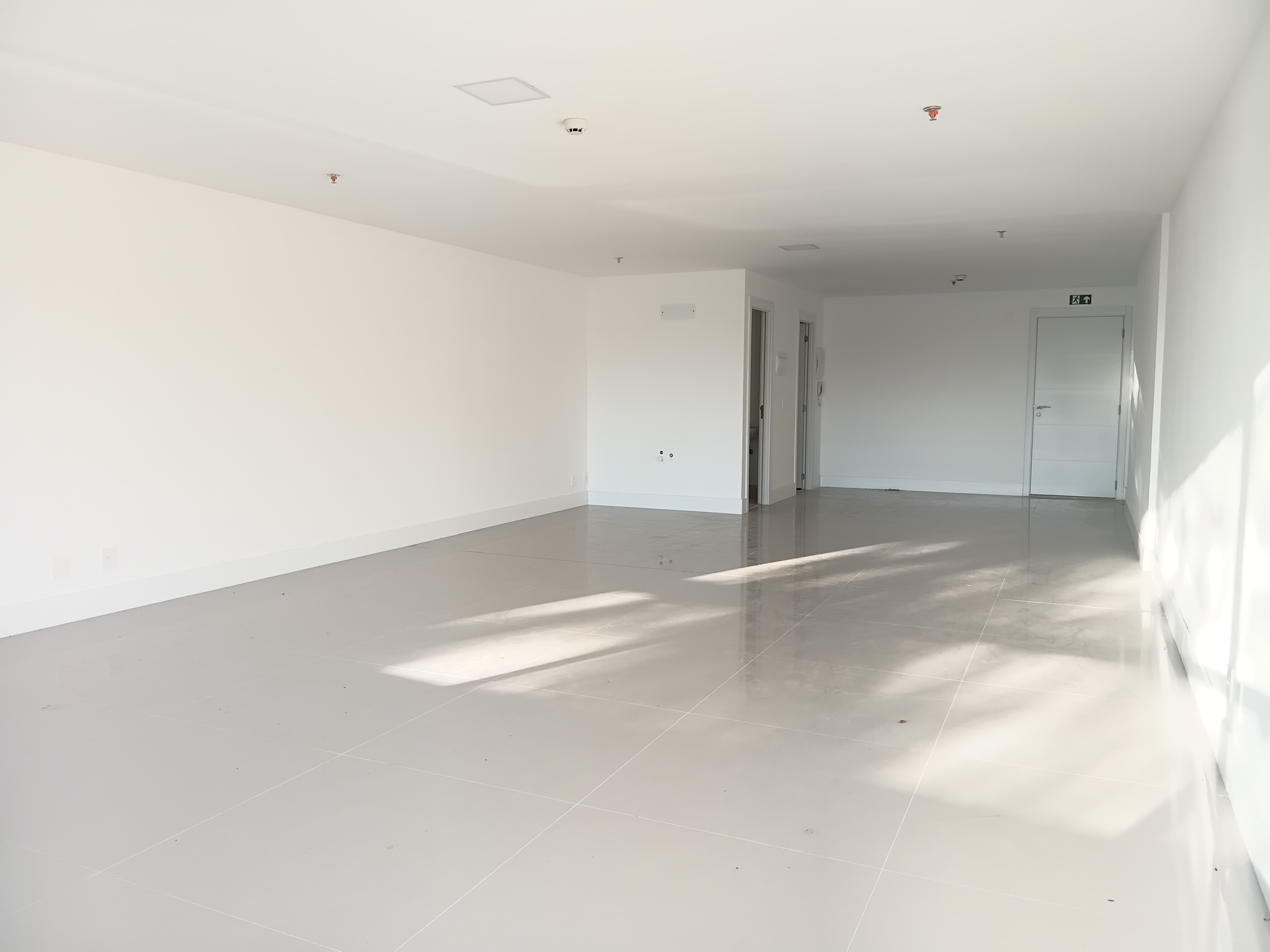 Sala para alugar com 75m² no bairro Menino Deus em Porto Alegre - Foto 8
