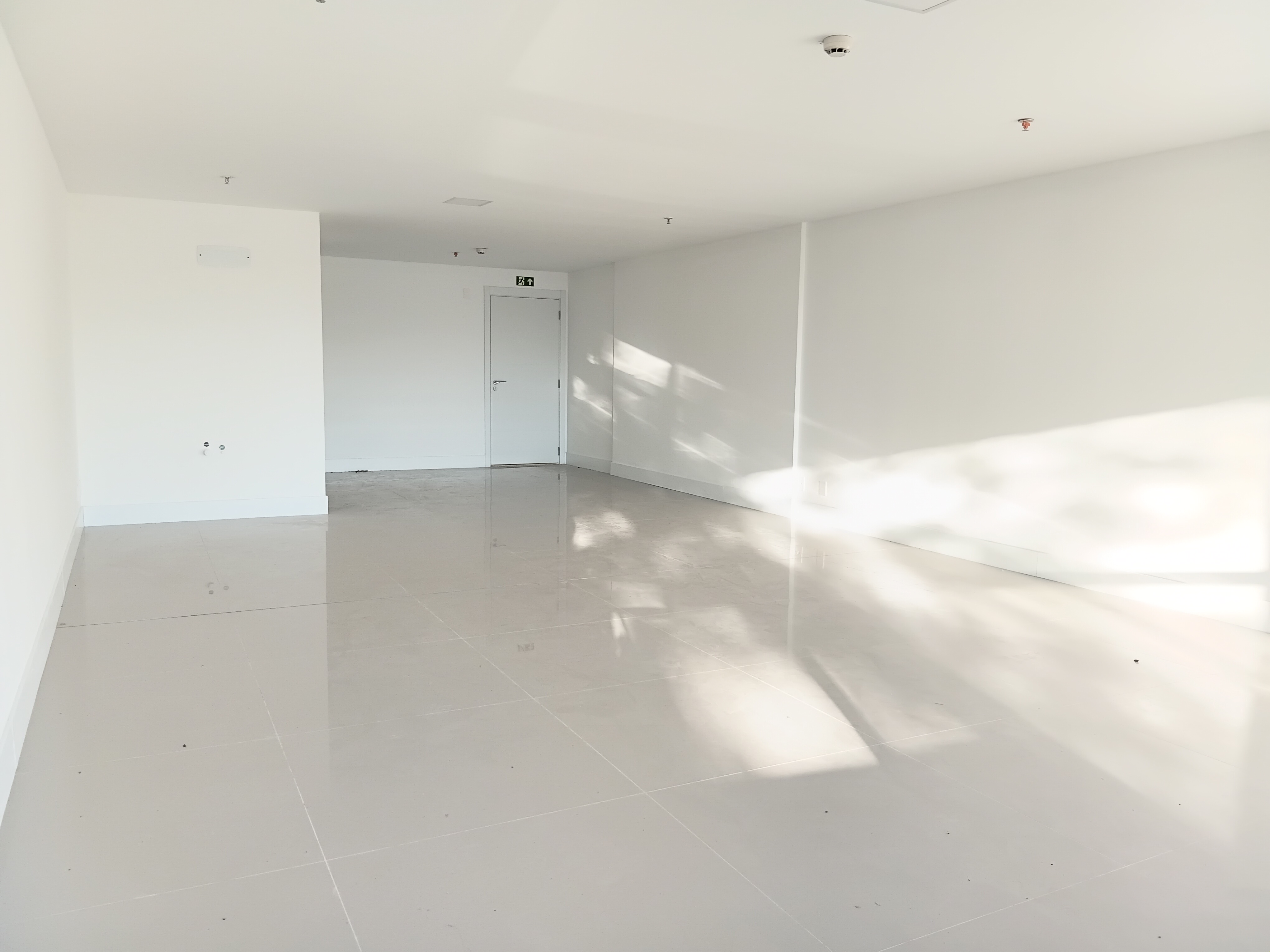 Sala para alugar com 75m² no bairro Menino Deus em Porto Alegre - Foto 9