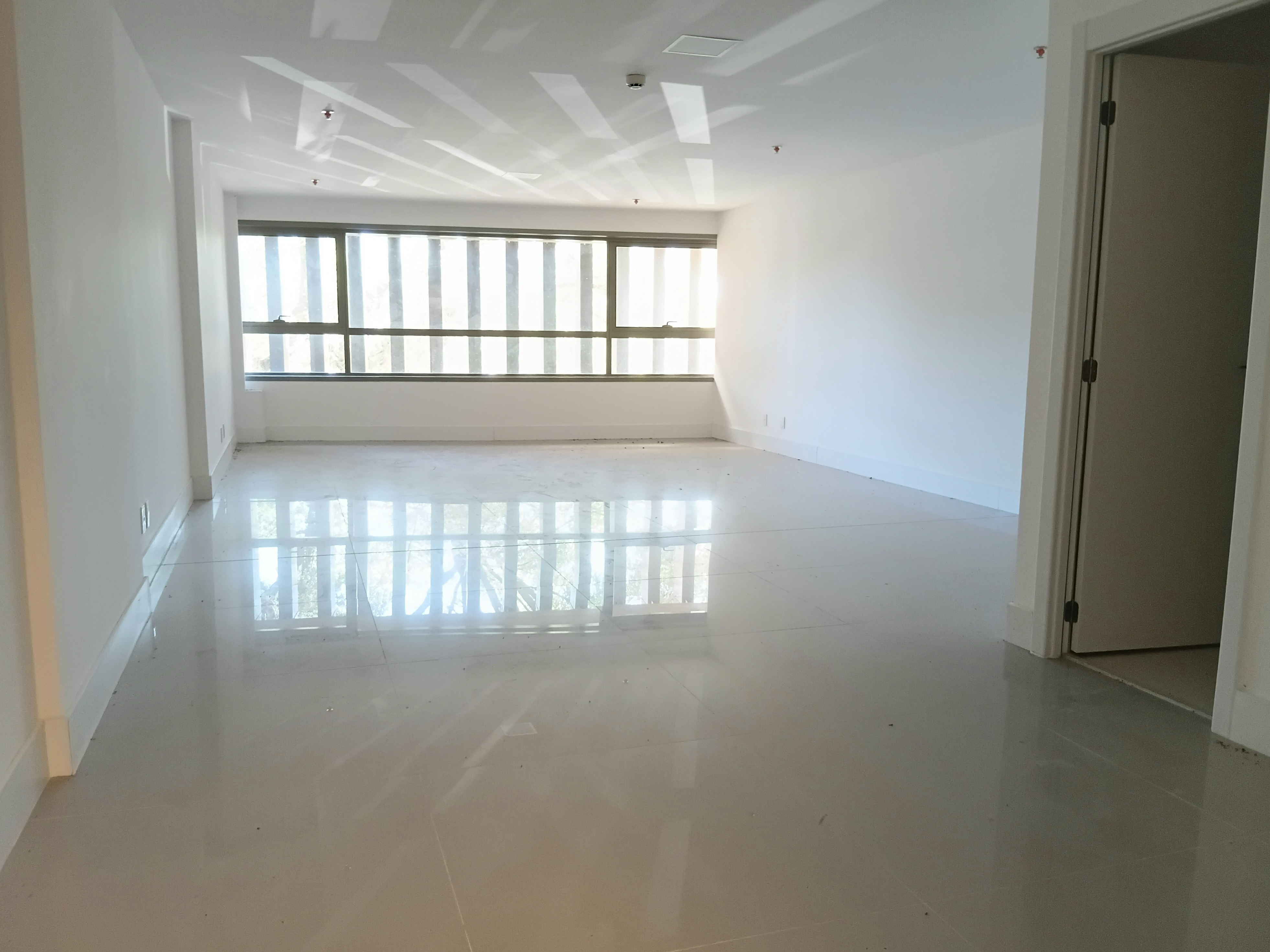 Sala para alugar com 64m² no bairro Menino Deus em Porto Alegre - Foto 6