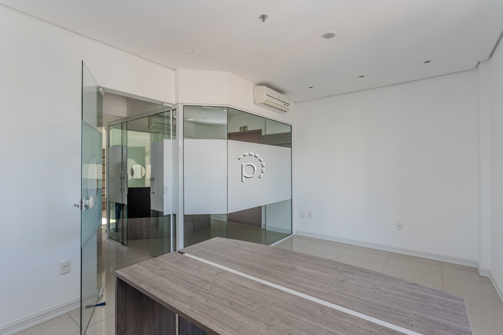 Sala à venda com 49m², 1 vaga no bairro Menino Deus em Porto Alegre - Foto 13