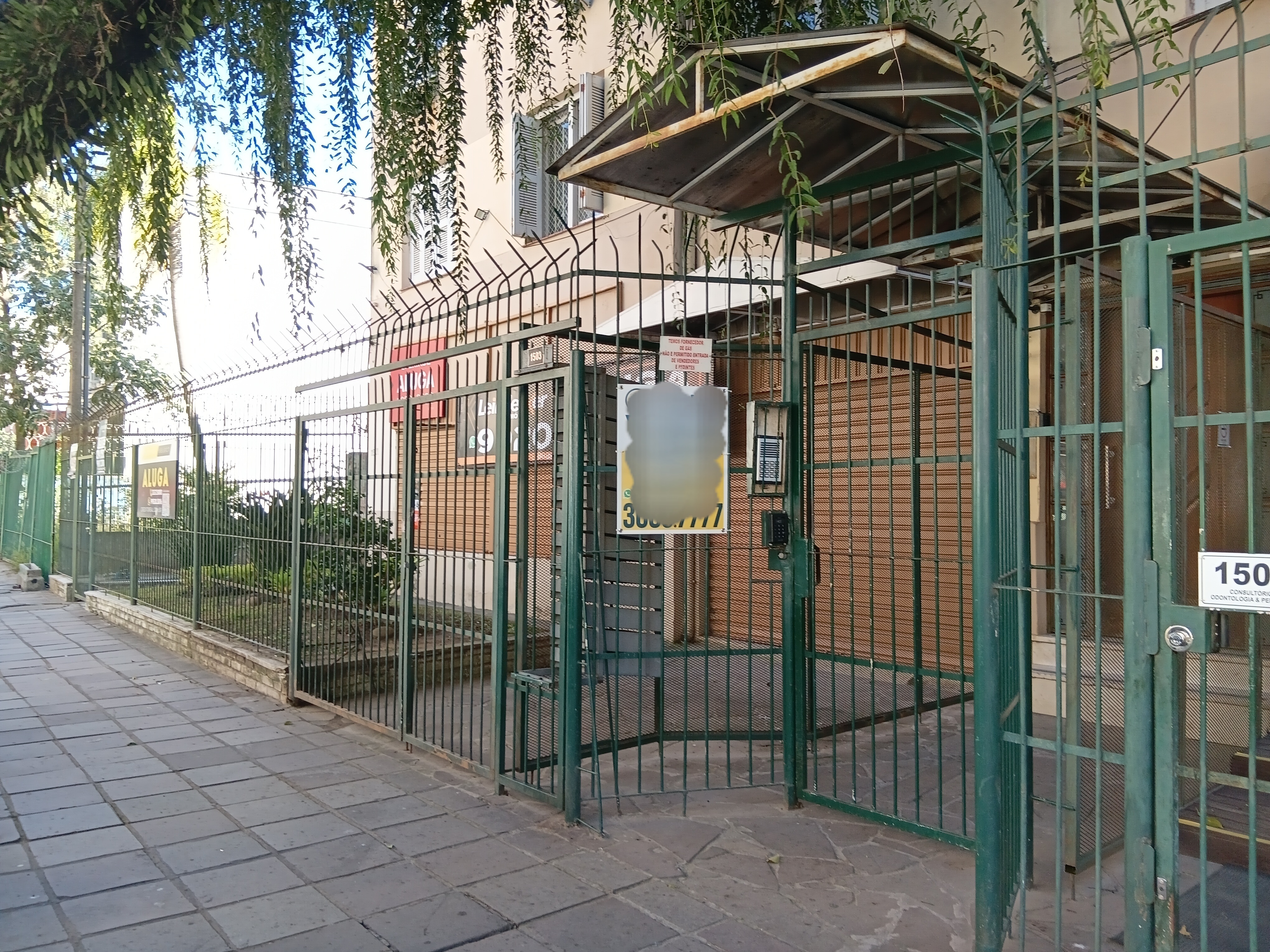 Loja para alugar com 203m² no bairro Menino Deus em Porto Alegre