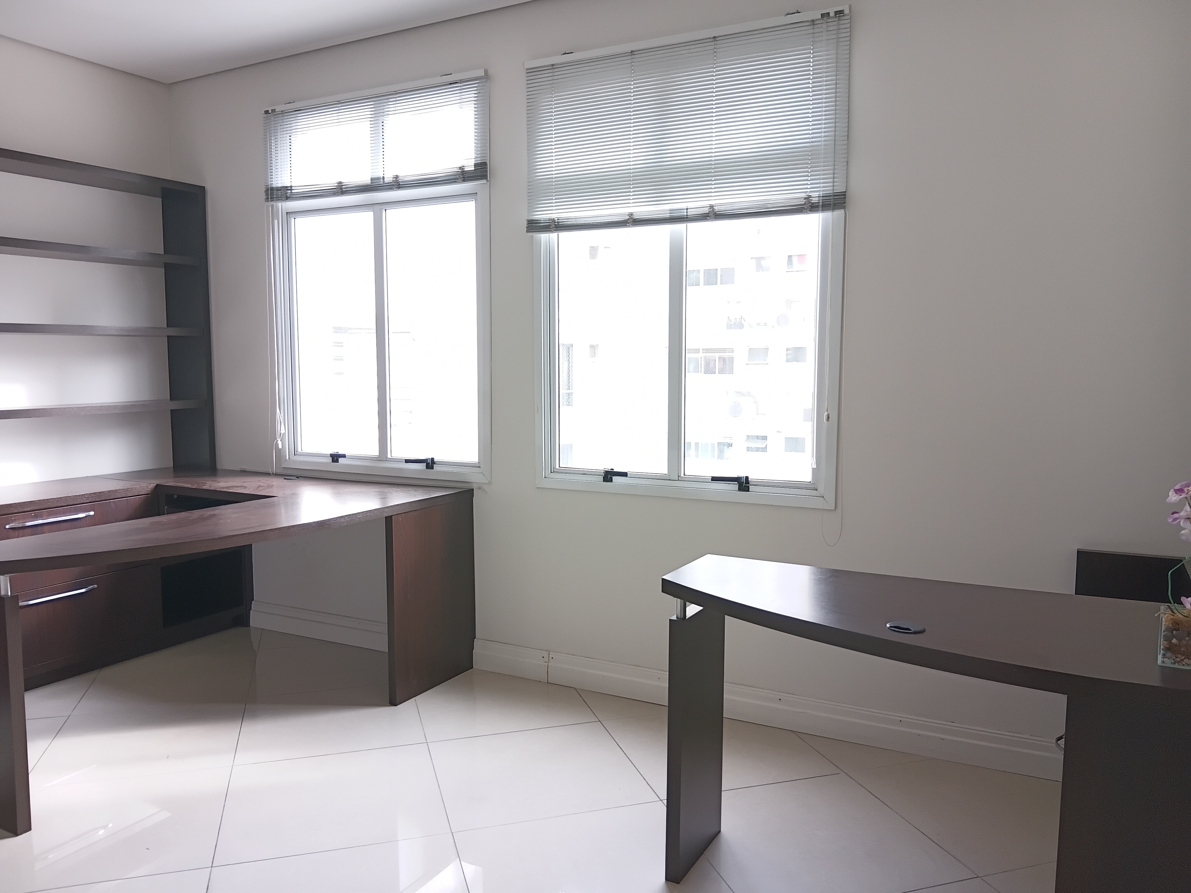 Sala para alugar com 42m², 1 vaga no bairro Menino Deus em Porto Alegre - Foto 4