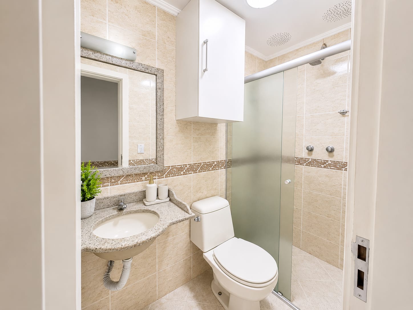 Casa à venda com 117m², 3 quartos, 1 suíte, 3 vagas no bairro Guarujá em Porto Alegre - Foto 19