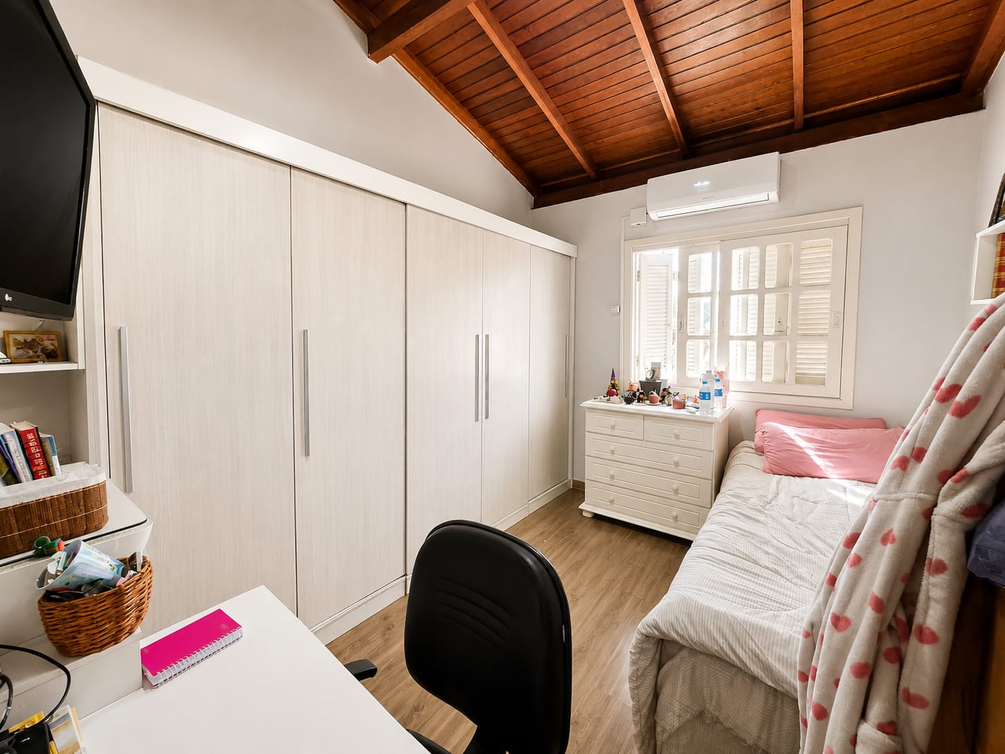 Casa à venda com 117m², 3 quartos, 1 suíte, 3 vagas no bairro Guarujá em Porto Alegre - Foto 22