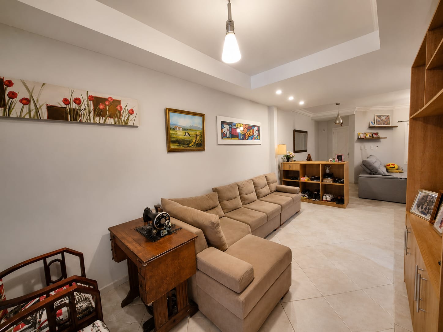 Casa à venda com 117m², 3 quartos, 1 suíte, 3 vagas no bairro Guarujá em Porto Alegre - Foto 2