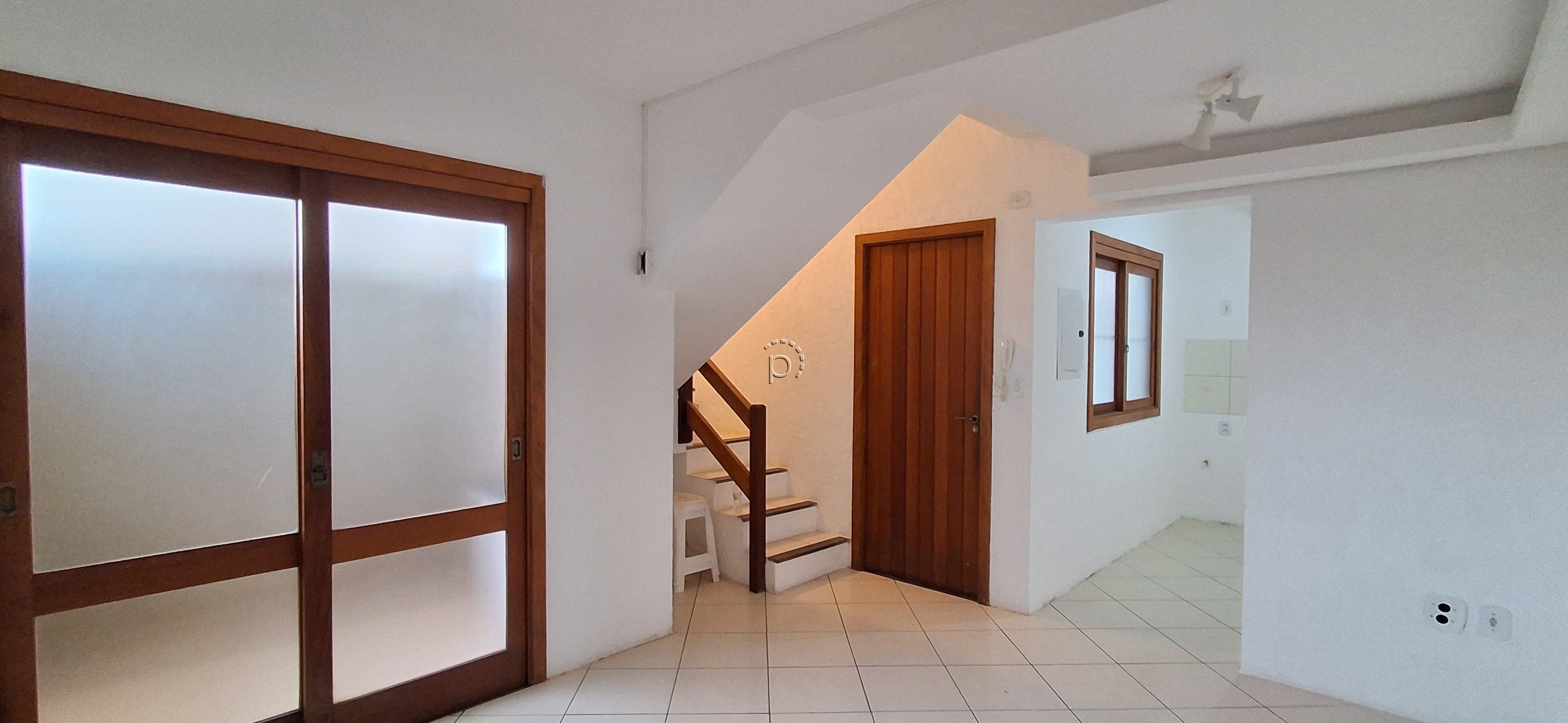 Casa em Condomínio para alugar com 127m², 2 quartos, 1 suíte, 1 vaga no bairro Guarujá em Porto Alegre - Foto 5