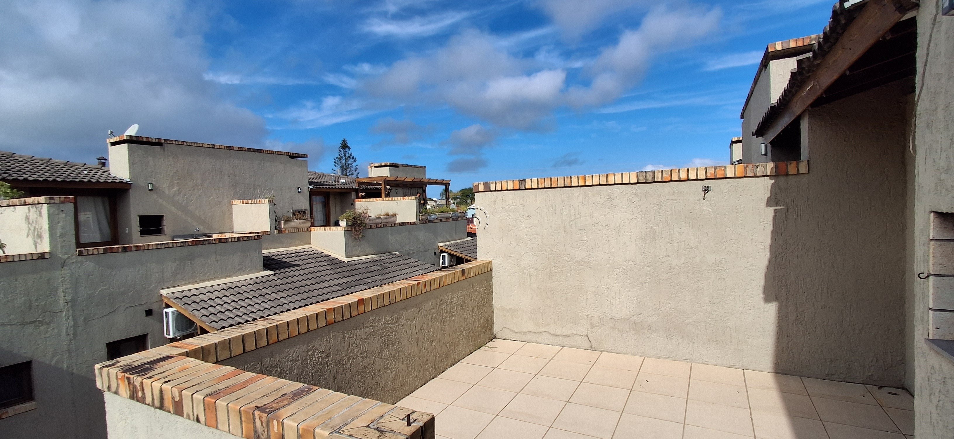 Casa em Condomínio para alugar com 127m², 2 quartos, 1 suíte, 1 vaga no bairro Guarujá em Porto Alegre - Foto 29