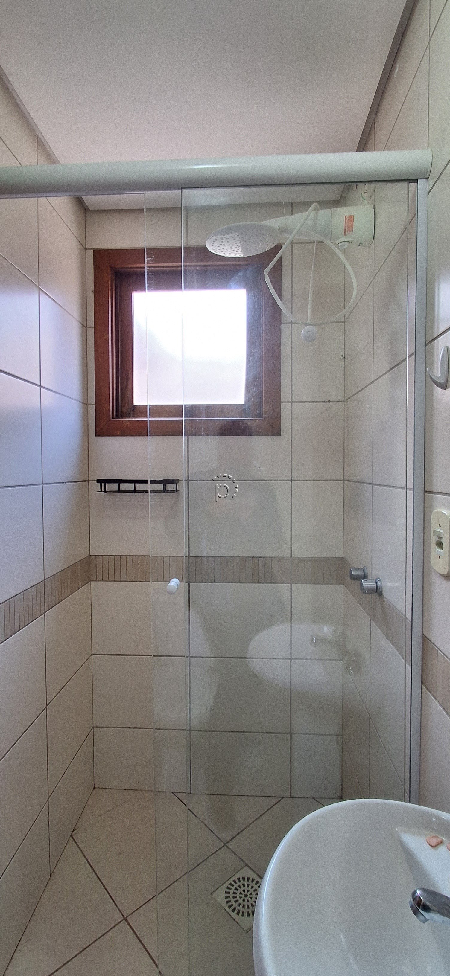 Casa em Condomínio para alugar com 127m², 2 quartos, 1 suíte, 1 vaga no bairro Guarujá em Porto Alegre - Foto 17