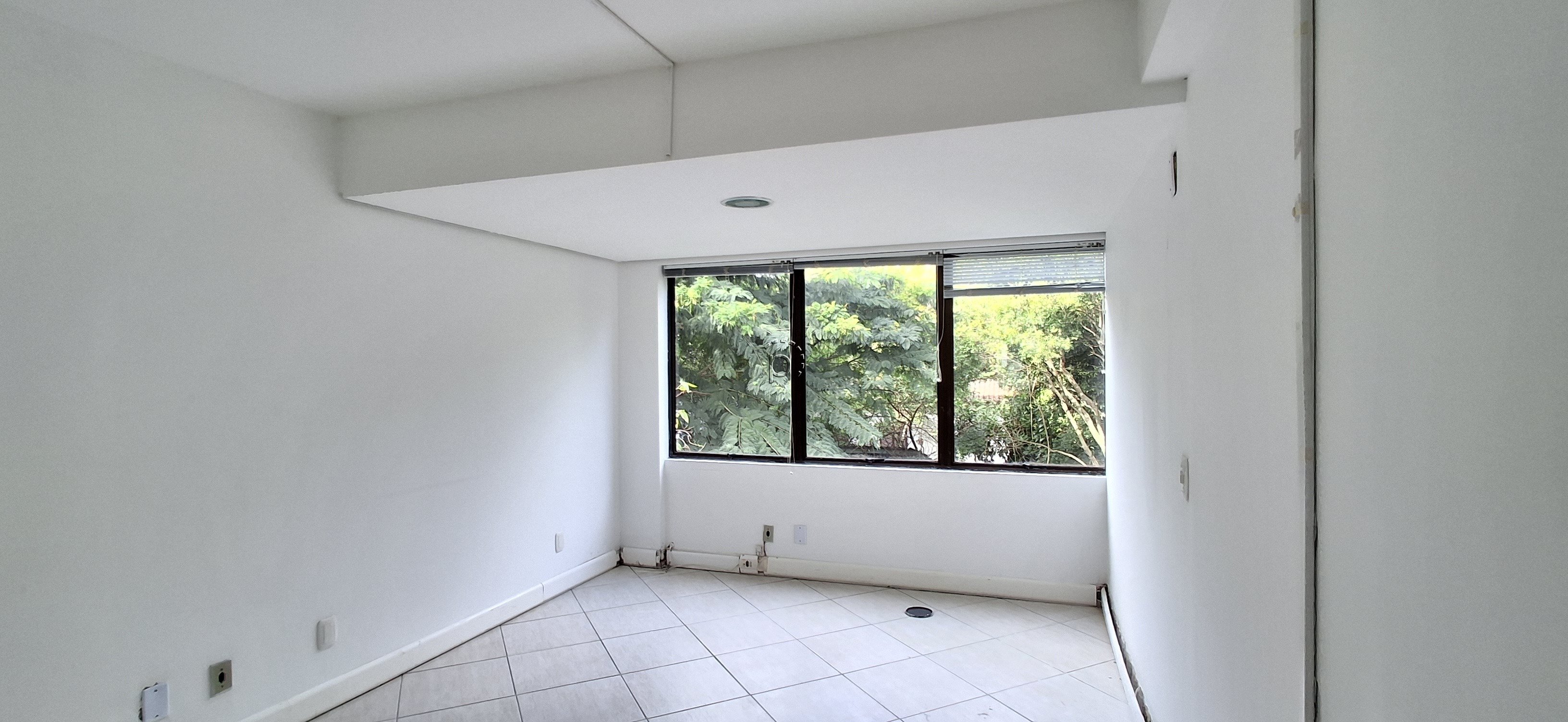 Loja para alugar com 390m², 3 vagas no bairro Tristeza em Porto Alegre - Foto 19