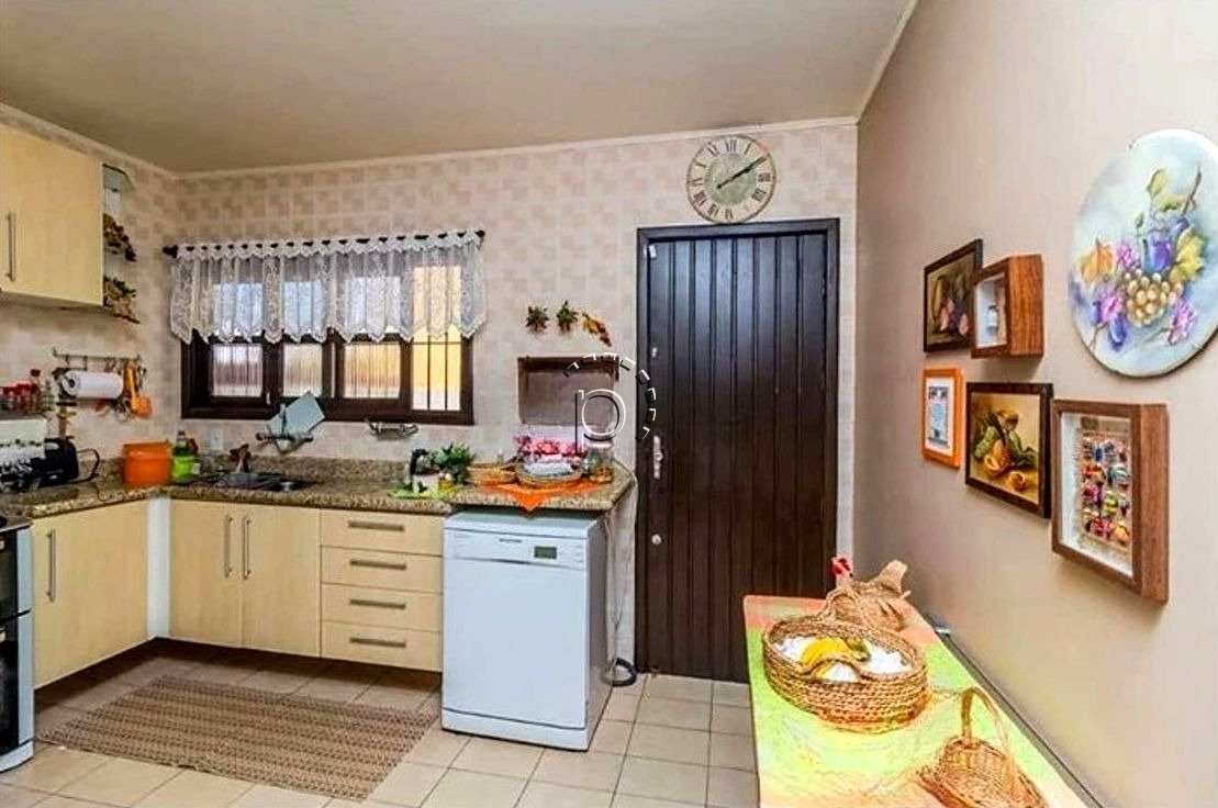 Casa à venda com 280m², 3 quartos, 1 suíte, 3 vagas no bairro Espirito Santo em Porto Alegre - Foto 15