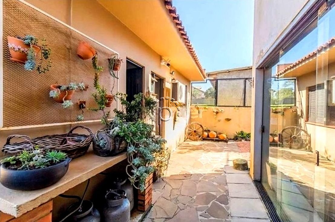 Casa à venda com 280m², 3 quartos, 1 suíte, 3 vagas no bairro Espirito Santo em Porto Alegre - Foto 18