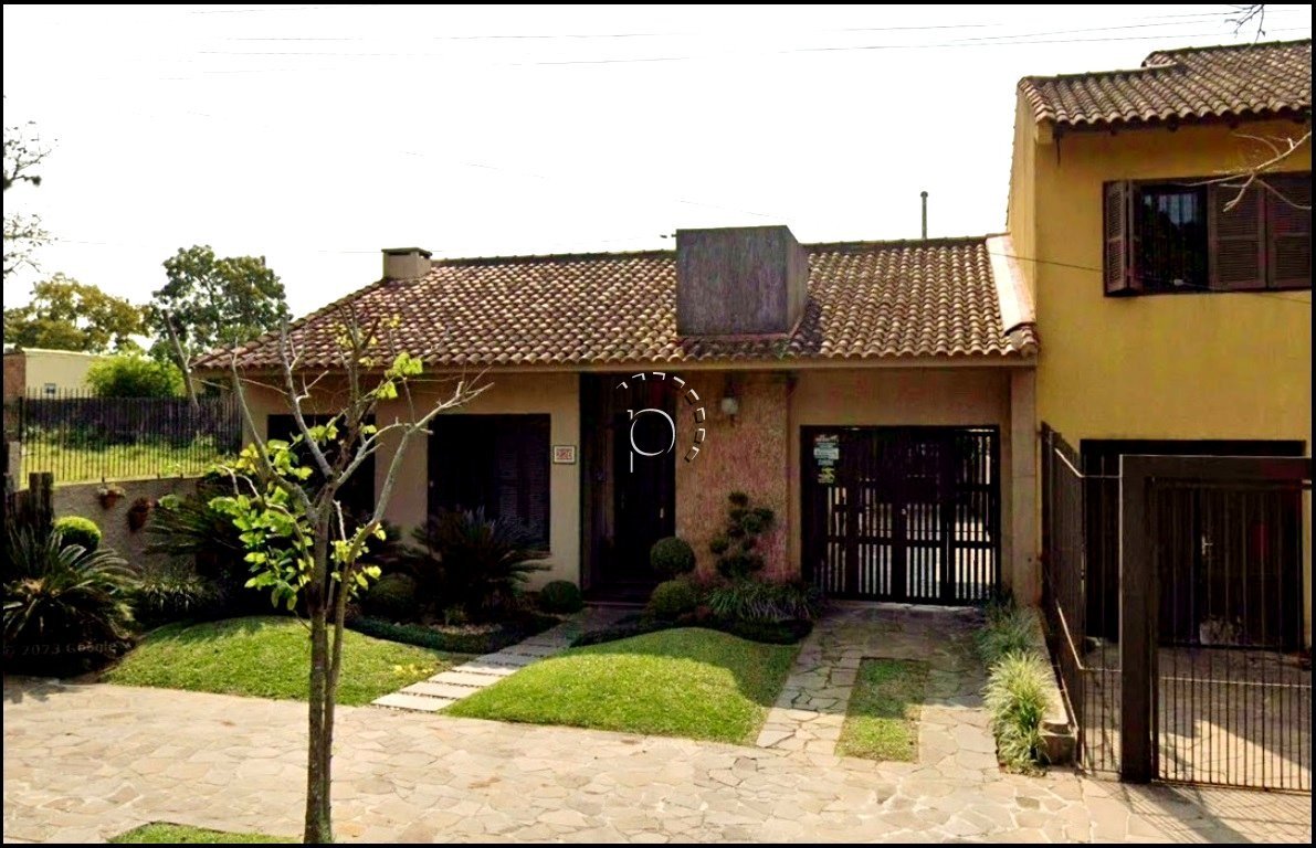 Casa à venda com 280m², 3 quartos, 1 suíte, 3 vagas no bairro Espirito Santo em Porto Alegre