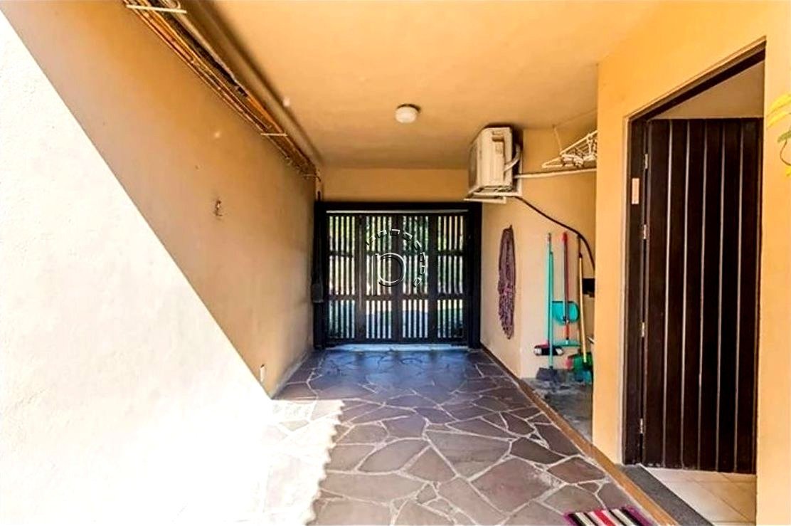 Casa à venda com 280m², 3 quartos, 1 suíte, 3 vagas no bairro Espirito Santo em Porto Alegre - Foto 19