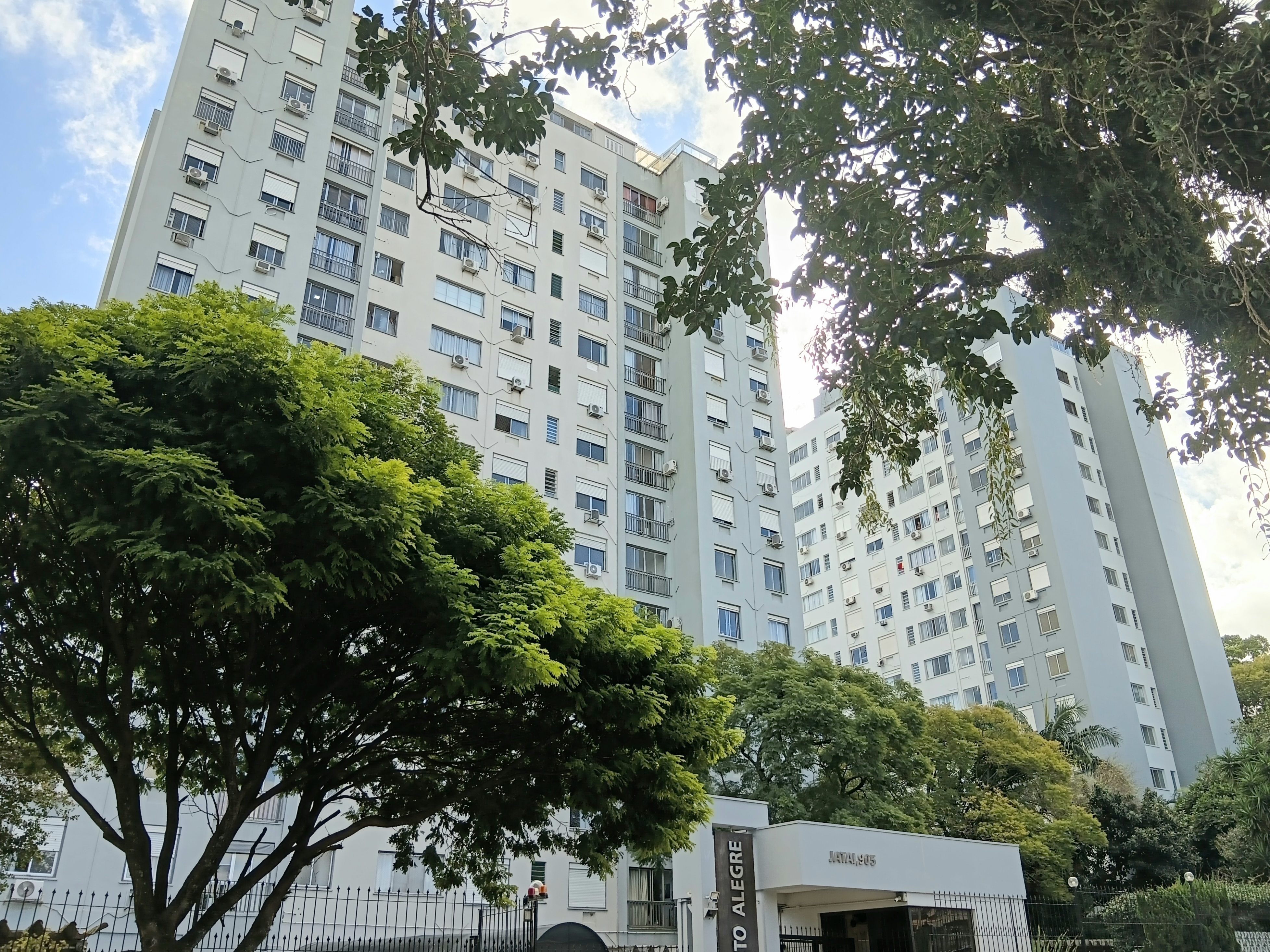 Apartamento à venda com 63m², 2 quartos no bairro Cristal em Porto Alegre