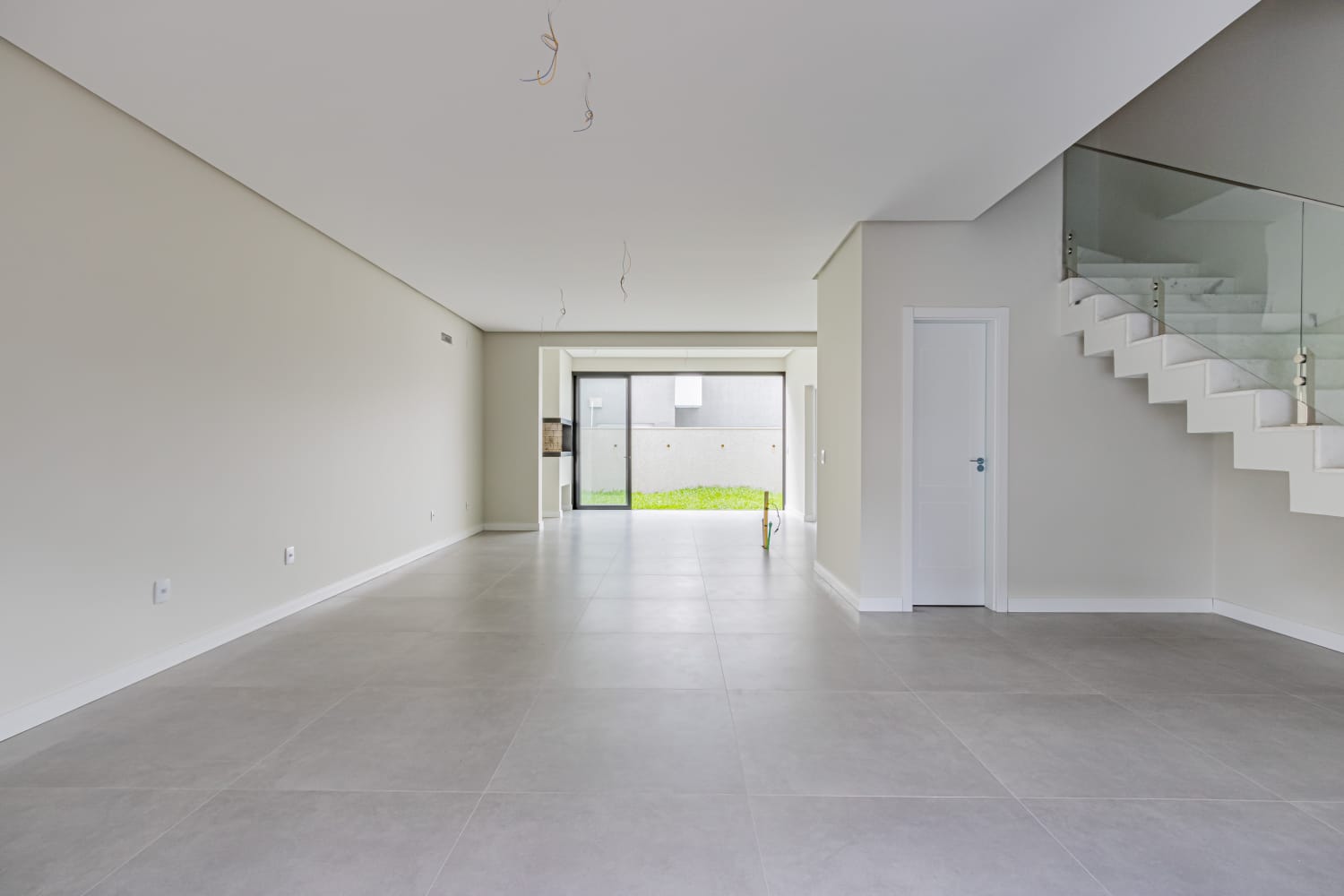 Casa em Condomínio à venda com 173m², 3 quartos, 3 suítes, 2 vagas no bairro Hípica em Porto Alegre - Foto 2