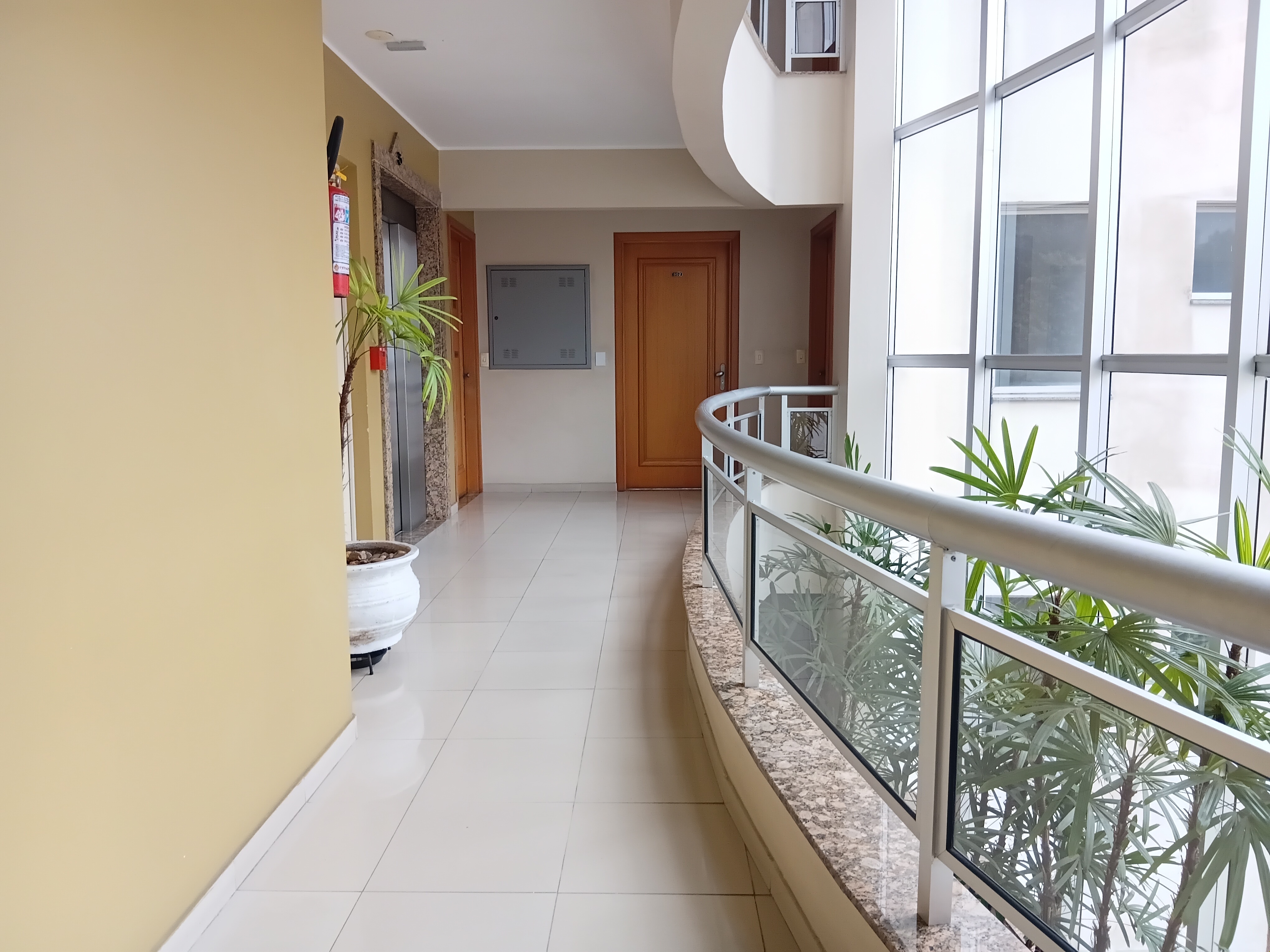 Sala para alugar com 56m², 1 vaga no bairro Menino Deus em Porto Alegre - Foto 3