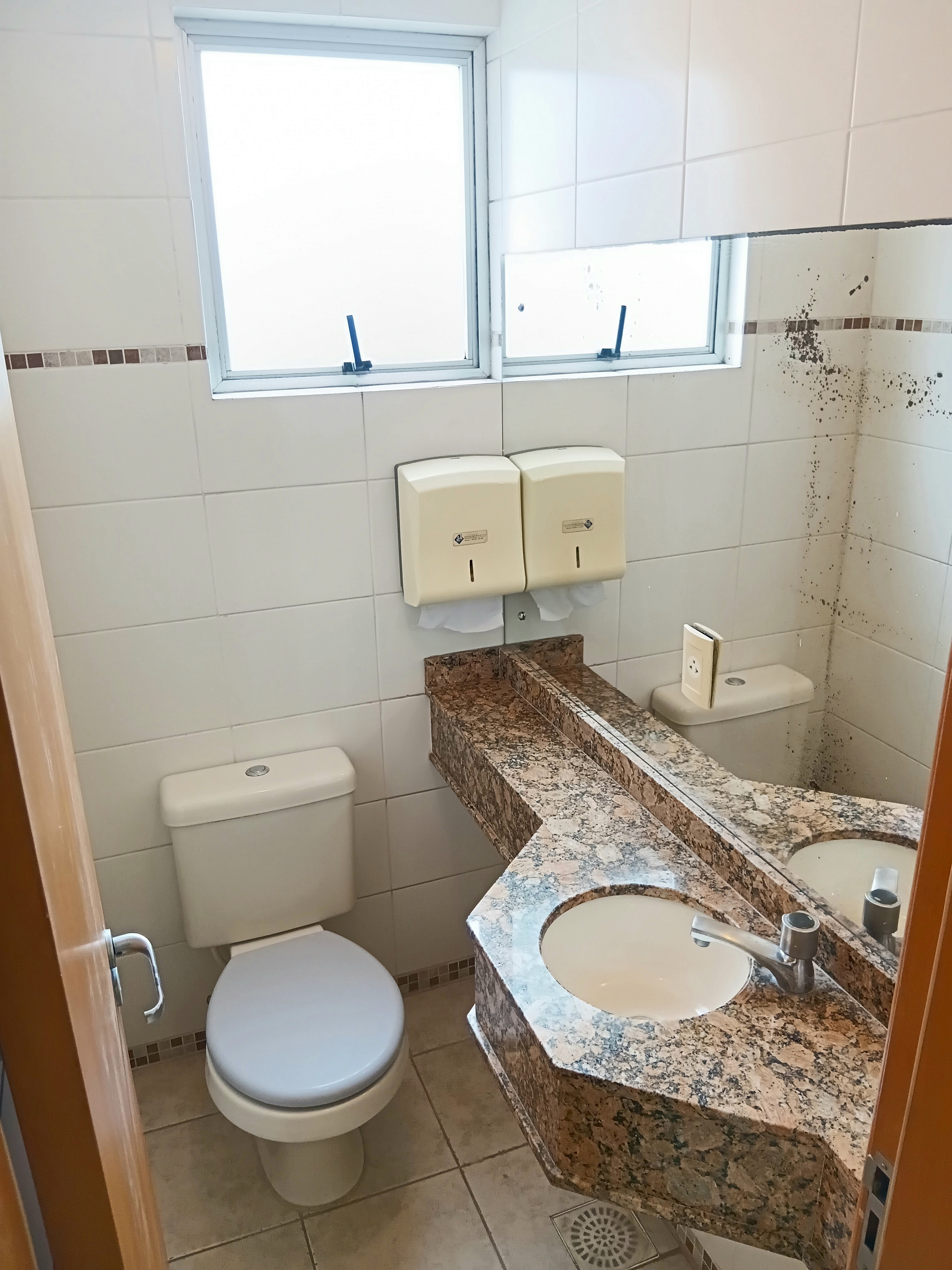 Sala para alugar com 56m², 1 vaga no bairro Menino Deus em Porto Alegre - Foto 8