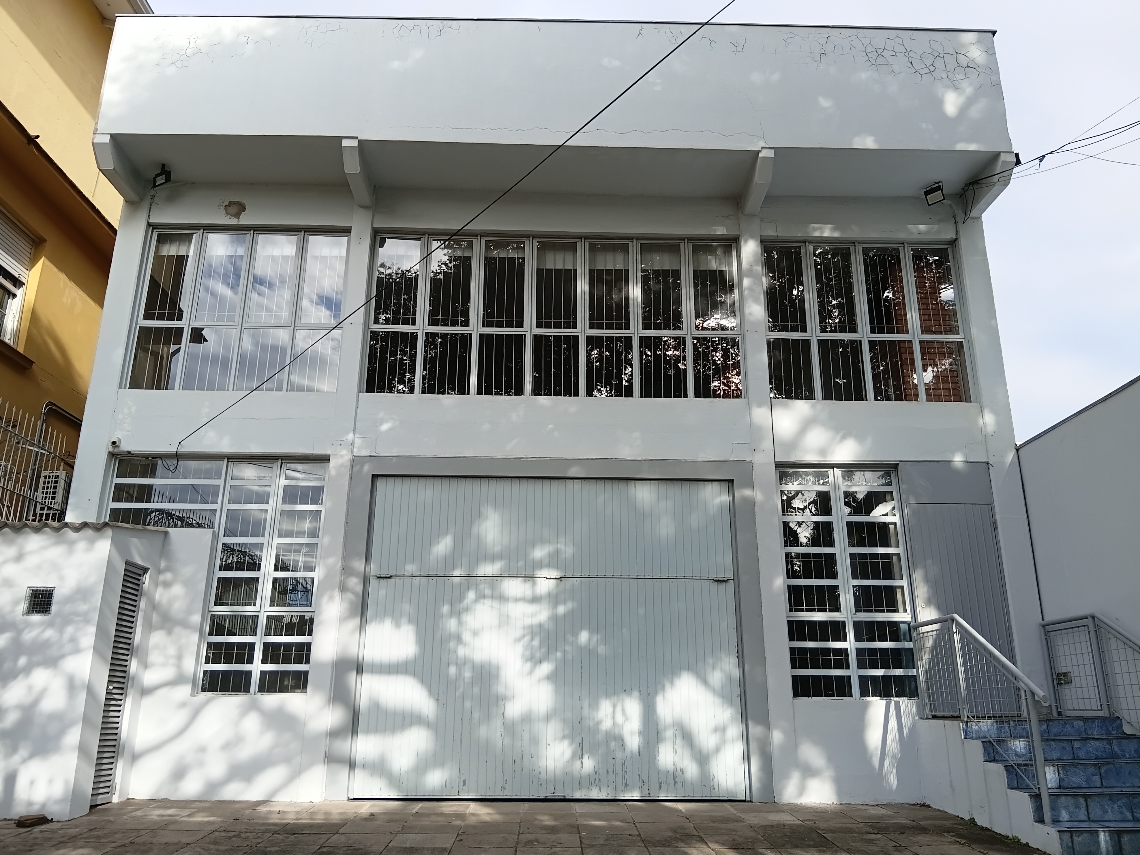 Prédio Comercial para alugar com 450m², 3 vagas no bairro Medianeira em Porto Alegre - Foto 2