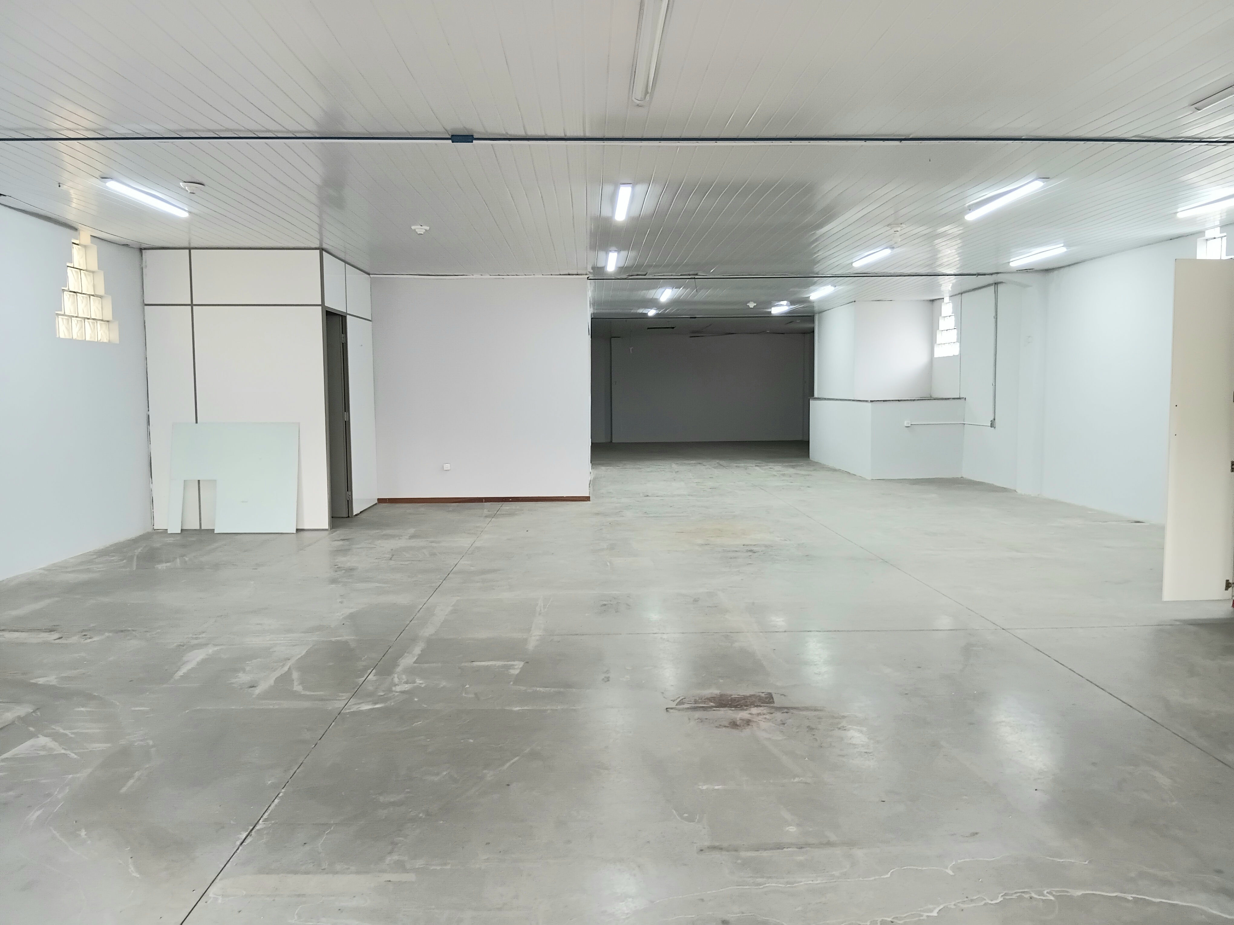 Prédio Comercial para alugar com 450m², 3 vagas no bairro Medianeira em Porto Alegre - Foto 17
