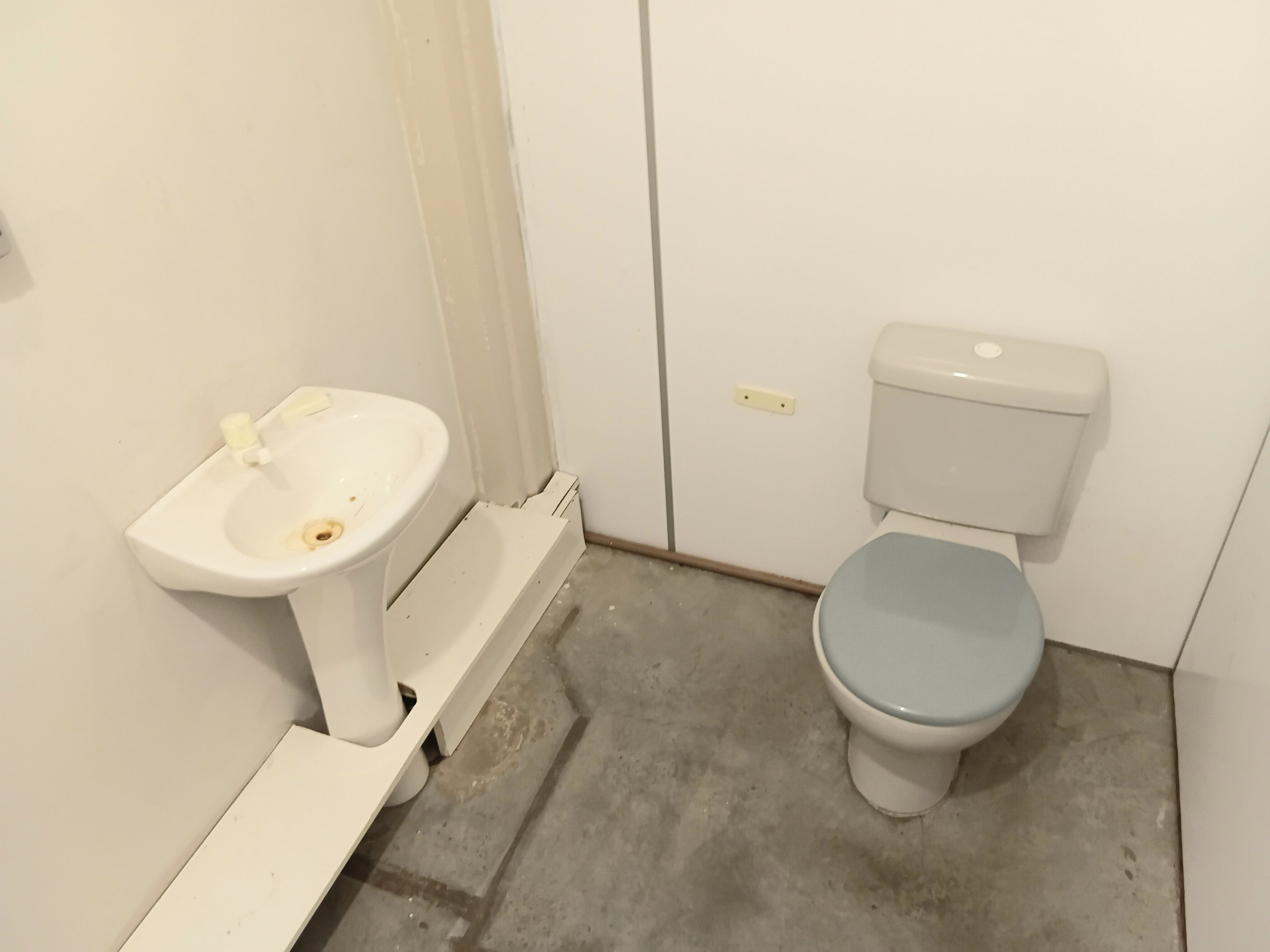 Prédio Comercial para alugar com 450m², 3 vagas no bairro Medianeira em Porto Alegre - Foto 18