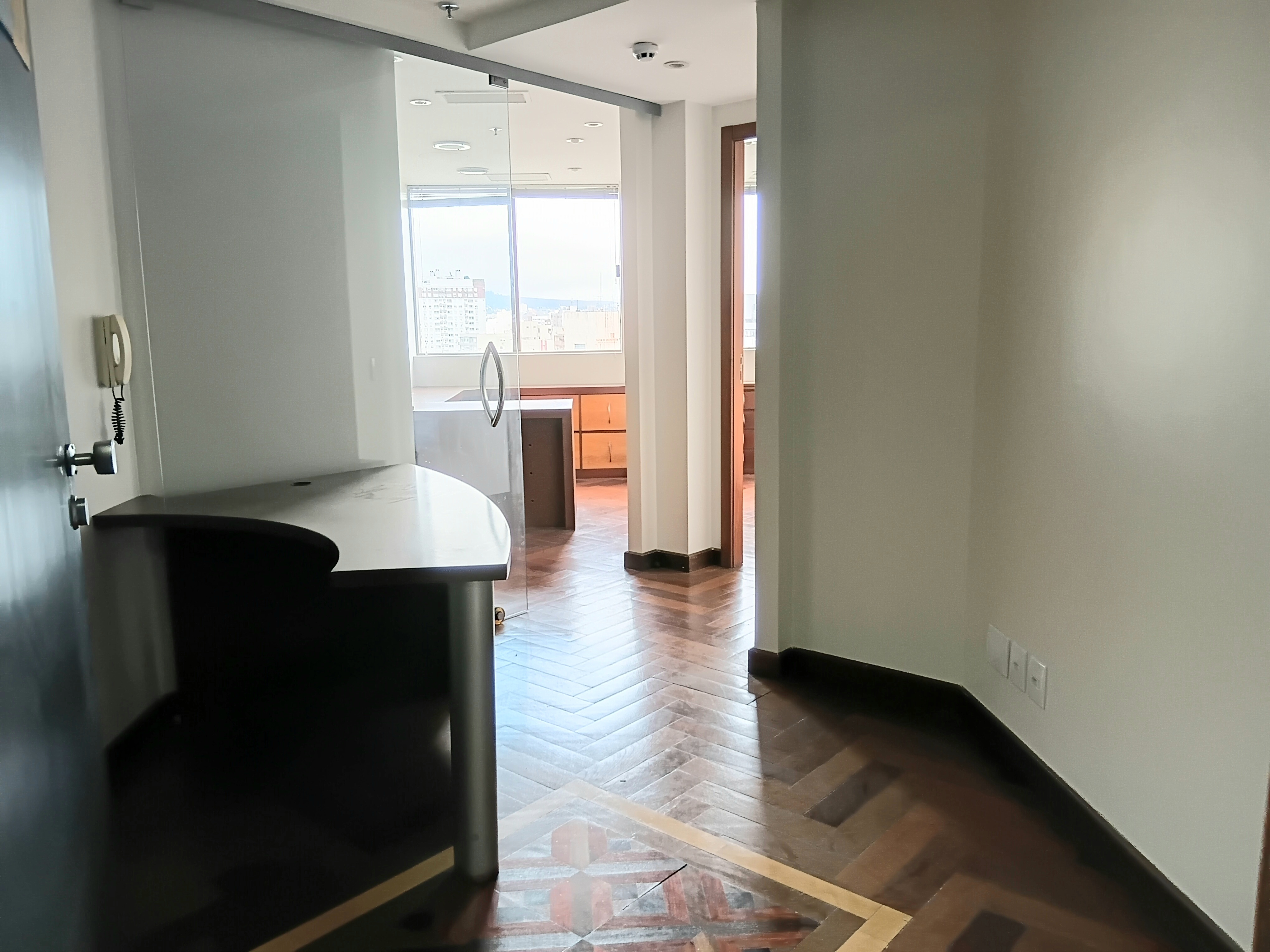 Sala à venda com 34m², 1 vaga no bairro Cidade Baixa em Porto Alegre - Foto 3