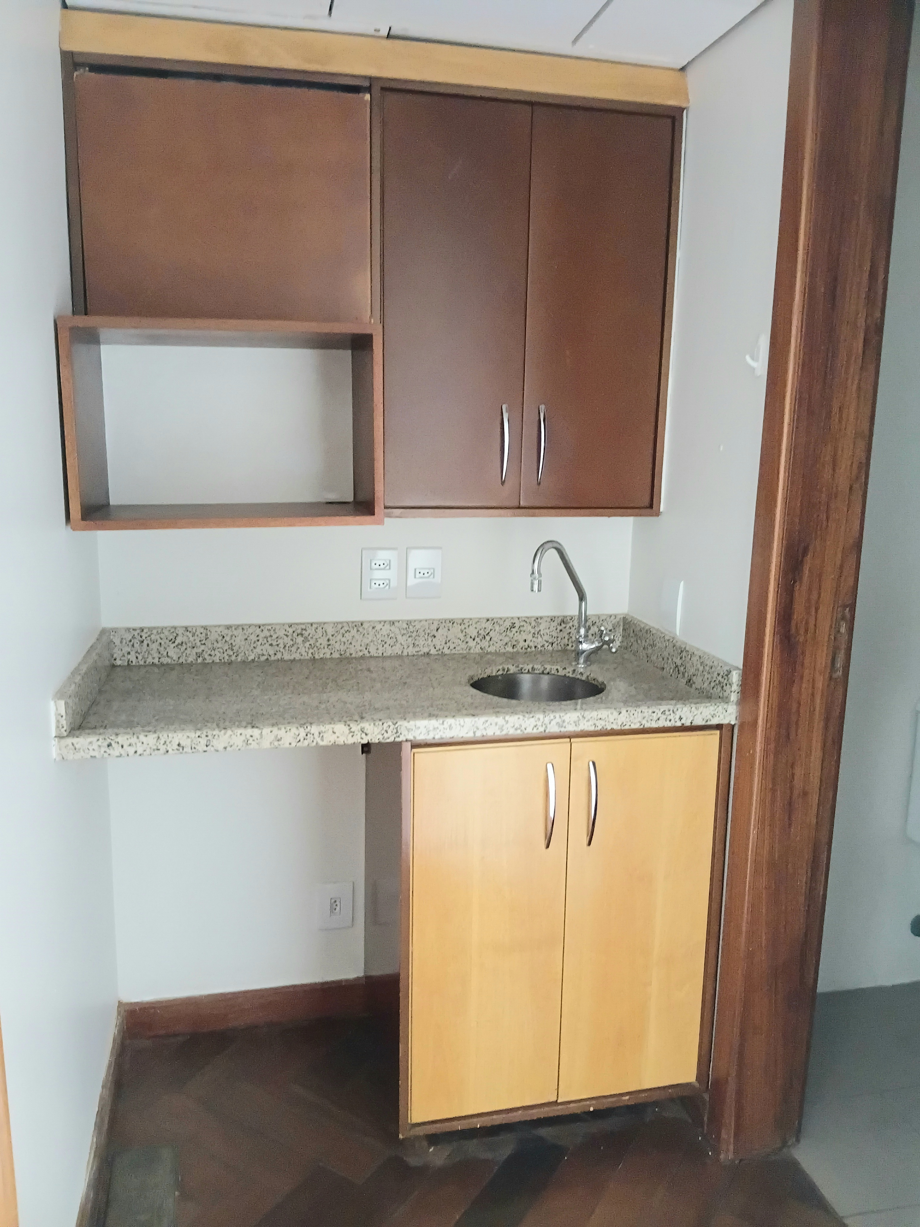 Sala à venda com 34m², 1 vaga no bairro Cidade Baixa em Porto Alegre - Foto 6
