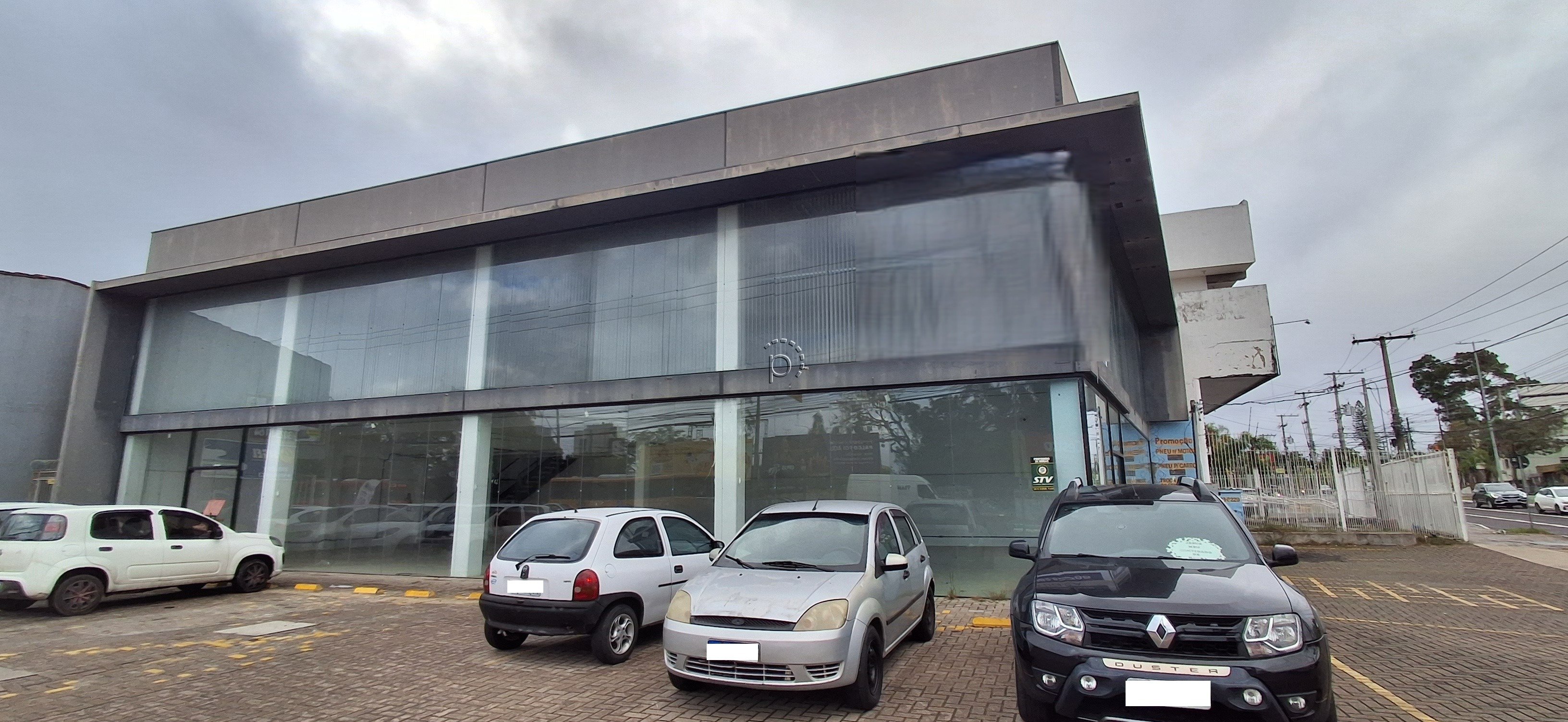 Loja para alugar com 360m², 15 vagas no bairro Cristal em Porto Alegre